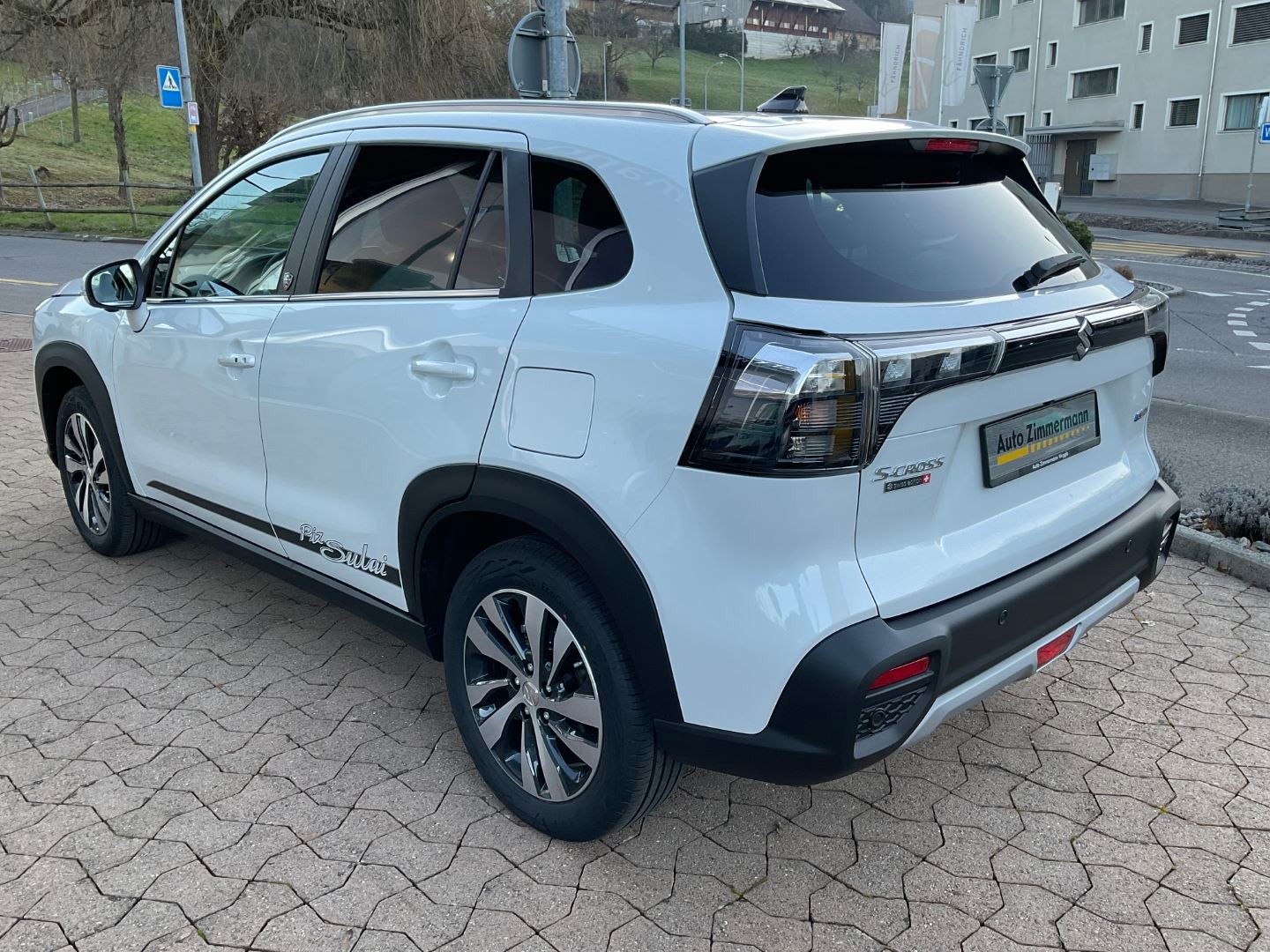 SUZUKI S-Cross 1.5 Piz Sulai Top Hybrid 4x4 MY24-image-5