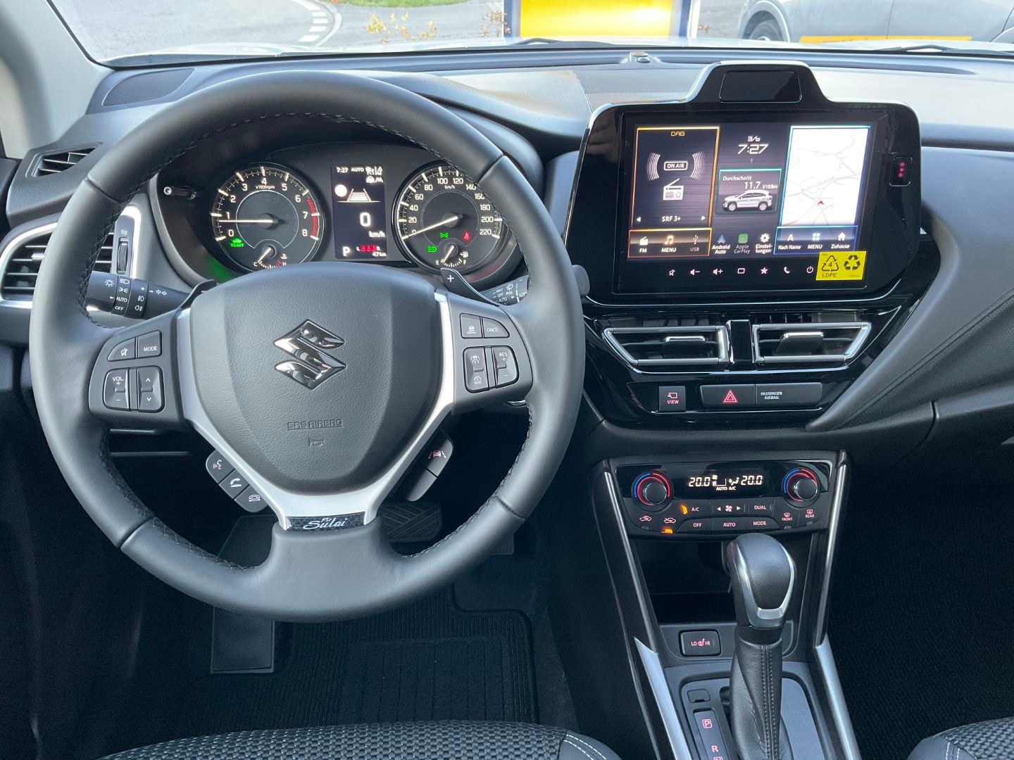 SUZUKI S-Cross 1.5 Piz Sulai Top Hybrid 4x4 MY24-image-7