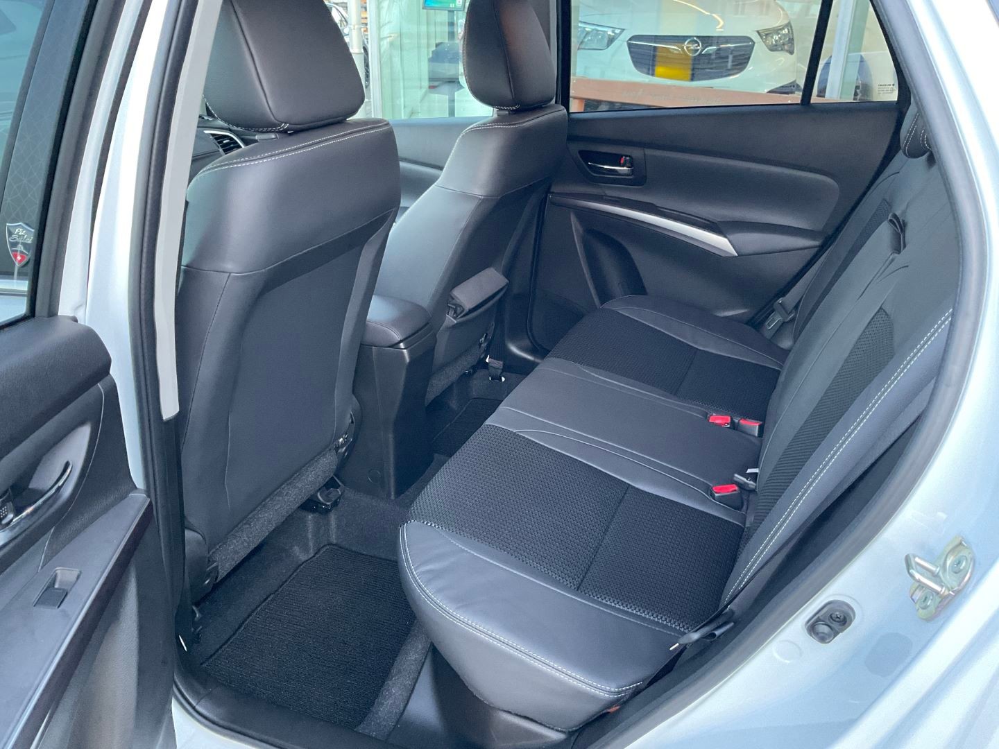 SUZUKI S-Cross 1.5 Piz Sulai Top Hybrid 4x4 MY24-image-10