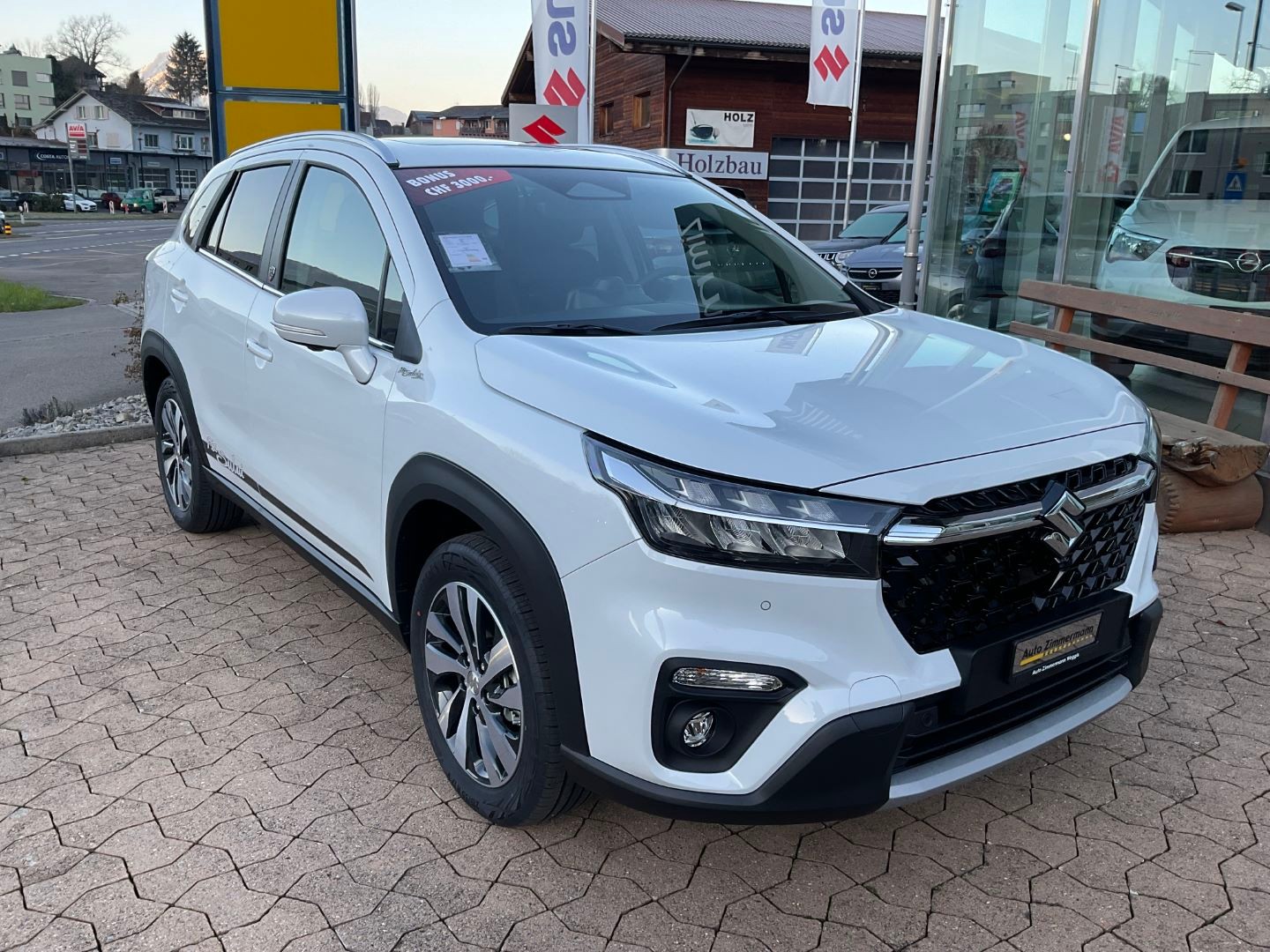 SUZUKI S-Cross 1.5 Piz Sulai Top Hybrid 4x4 MY24-image-2