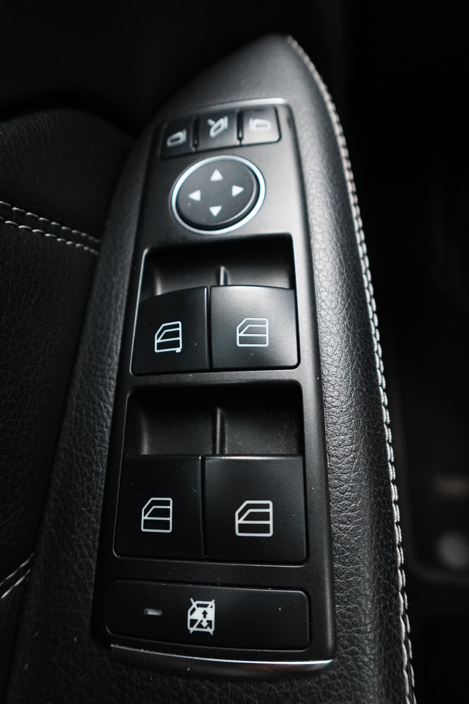 MERCEDES-BENZ GL 500 4Matic 7G-Tronic-image-13