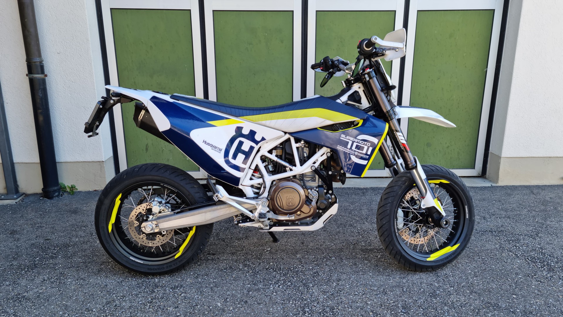 HUSQVARNA 701 Supermoto-image-4
