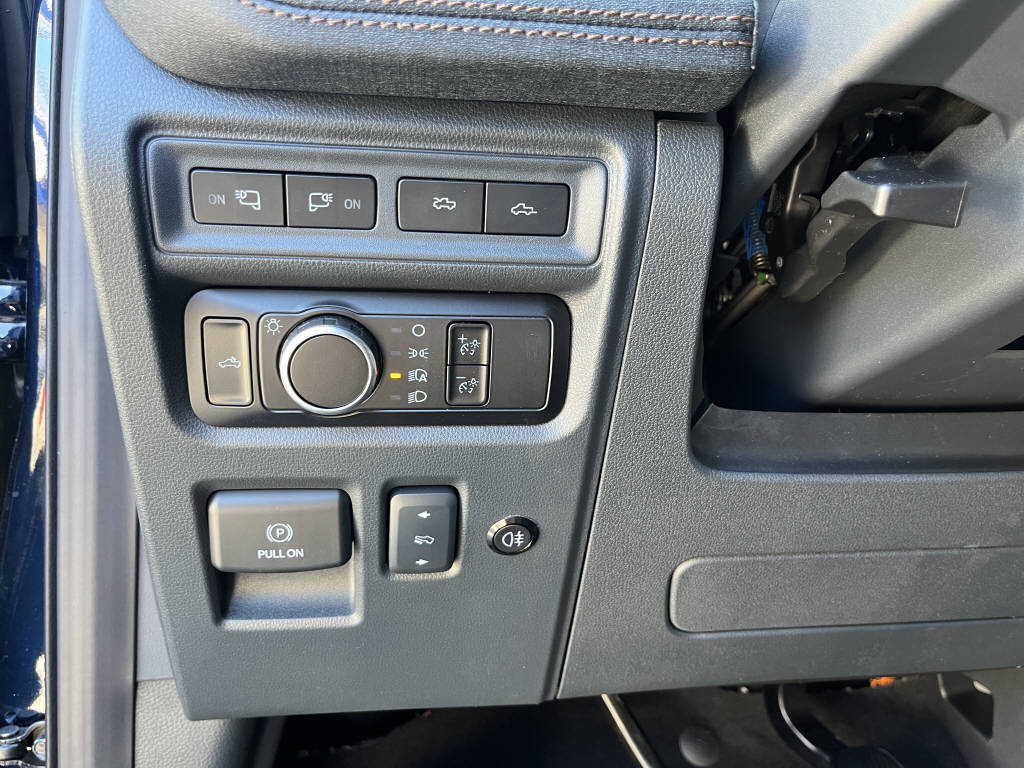FORD F-150 Lightning DKab.Pick-up 98 kWh Lariat Launch Edition 0.99% Leasing-image-13