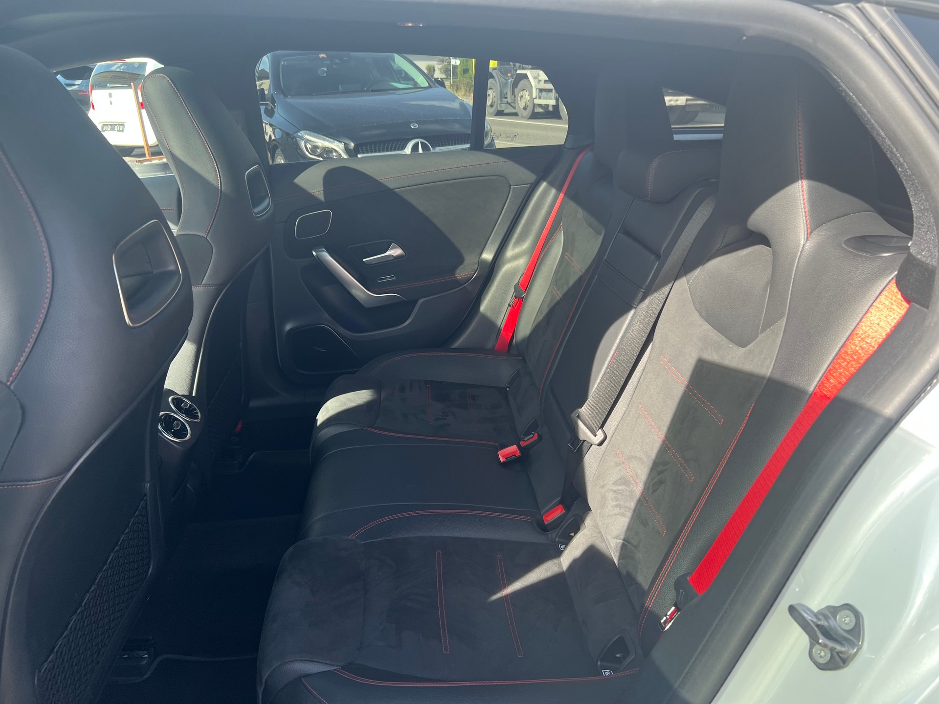 MERCEDES-BENZ CLA Shooting Brake 35 AMG 4Matic 7G-DCT-image-19