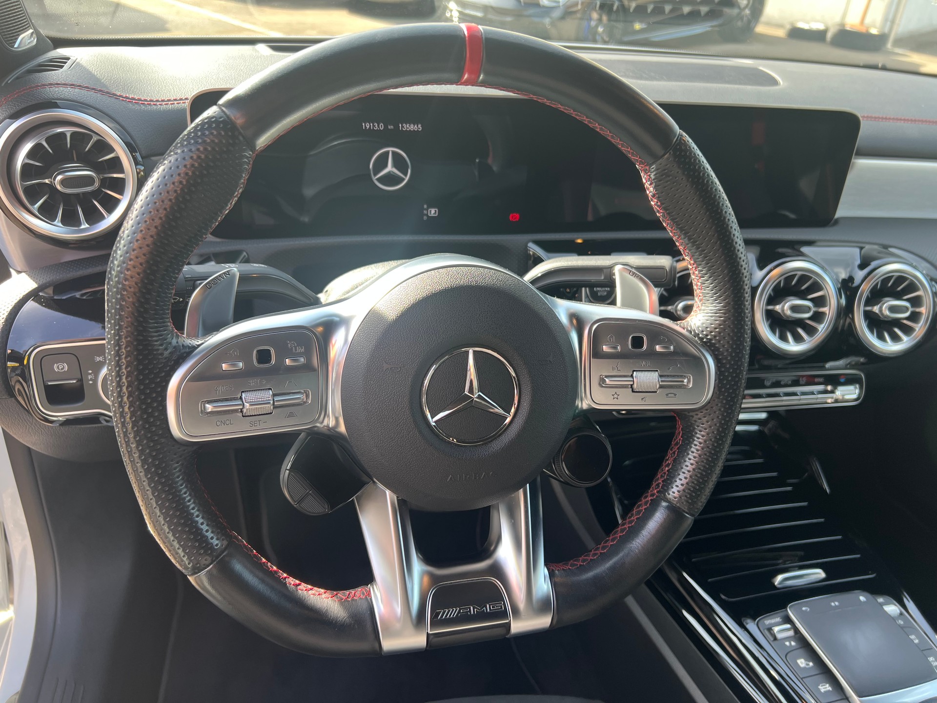 MERCEDES-BENZ CLA Shooting Brake 35 AMG 4Matic 7G-DCT-image-10