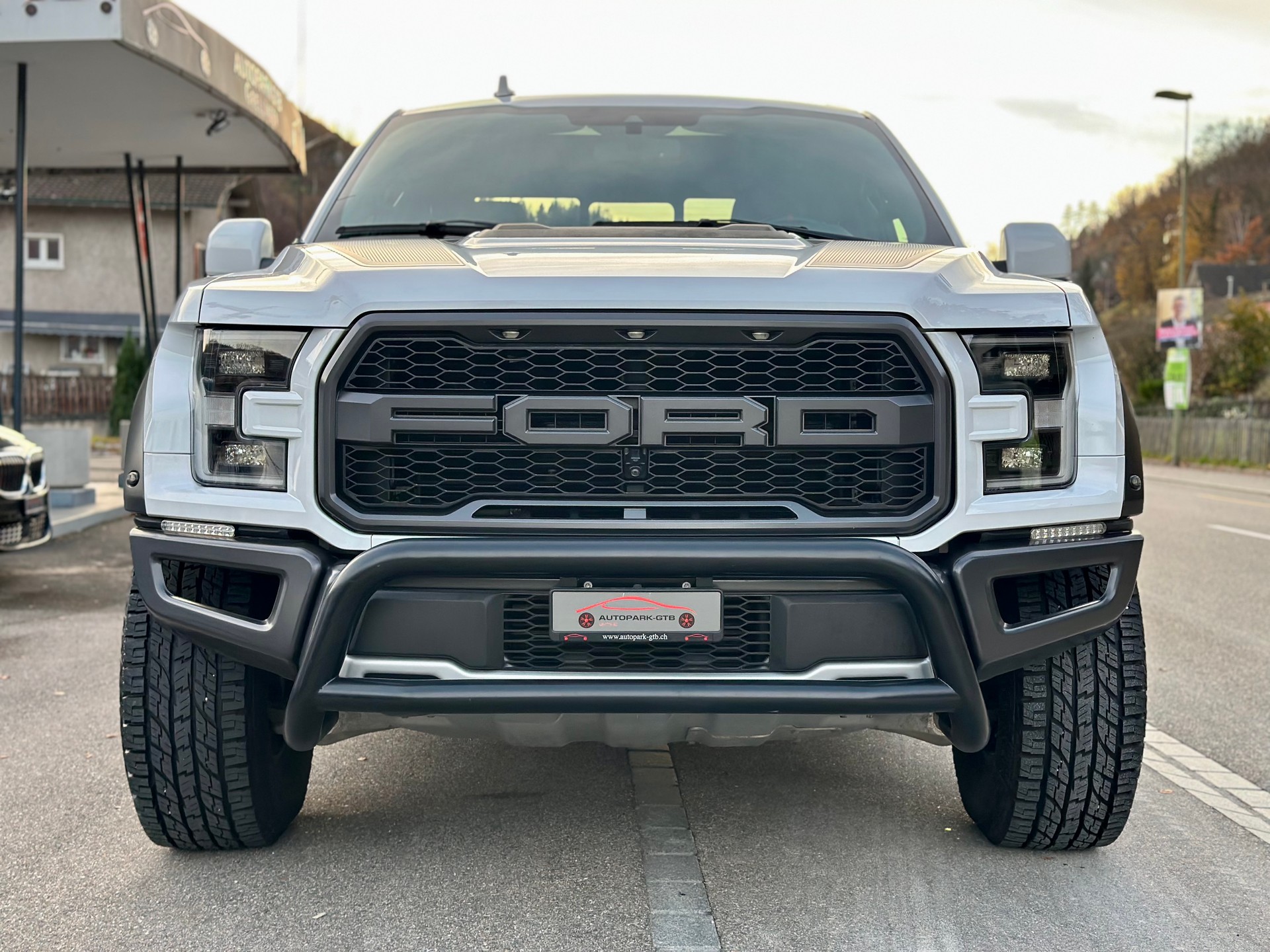 FORD F-150 Raptor 3.5 V6 EcoBoost-showroom-element-2