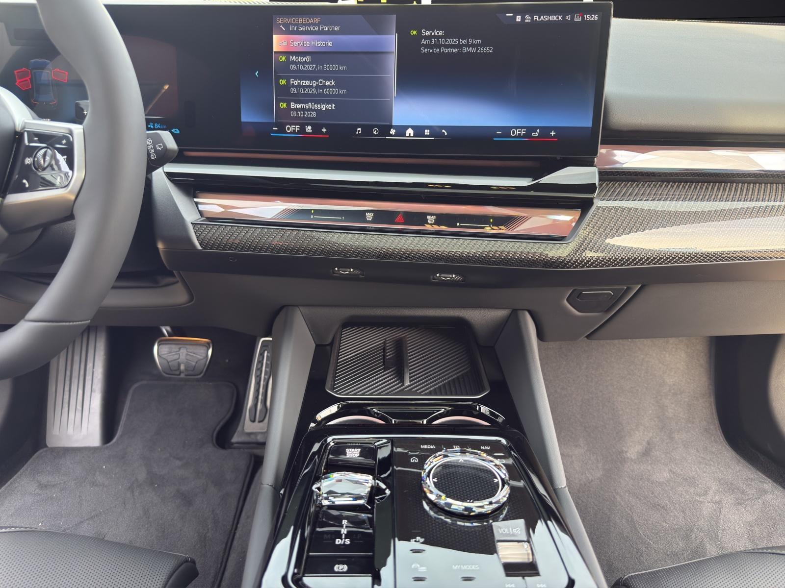 BMW 550e xDrive Touring-image-14