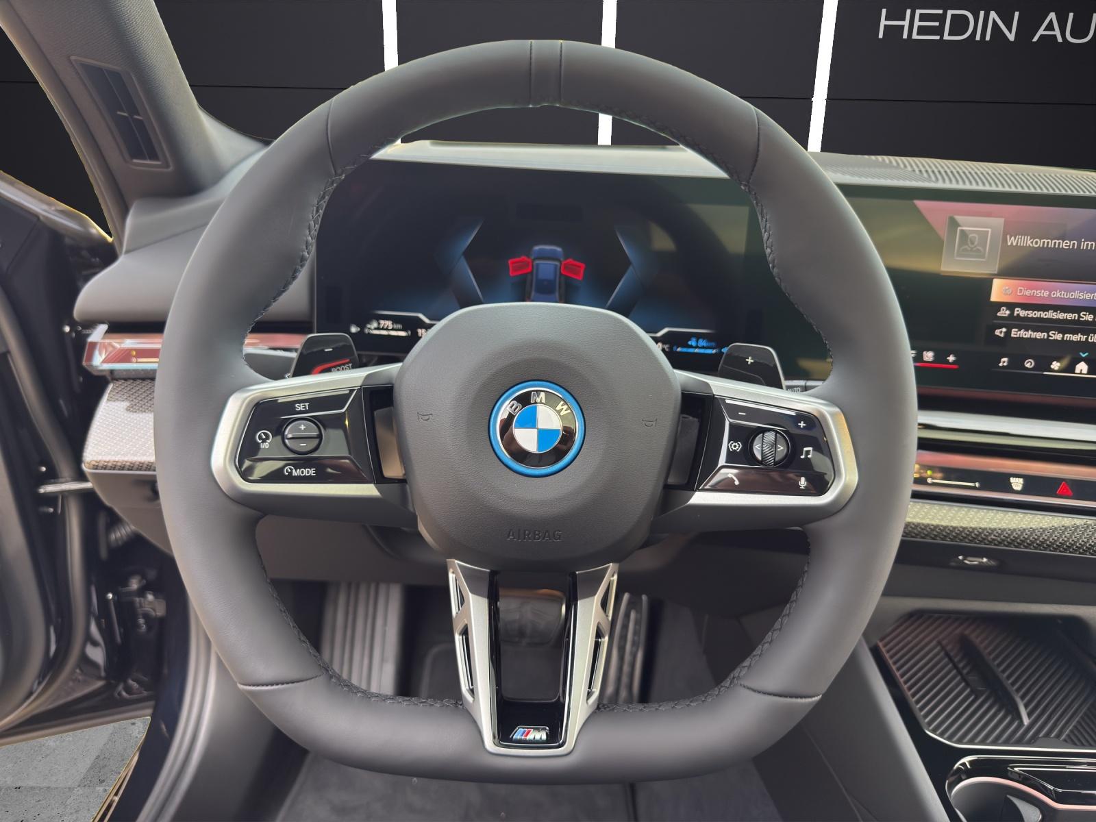 BMW 550e xDrive Touring-image-11
