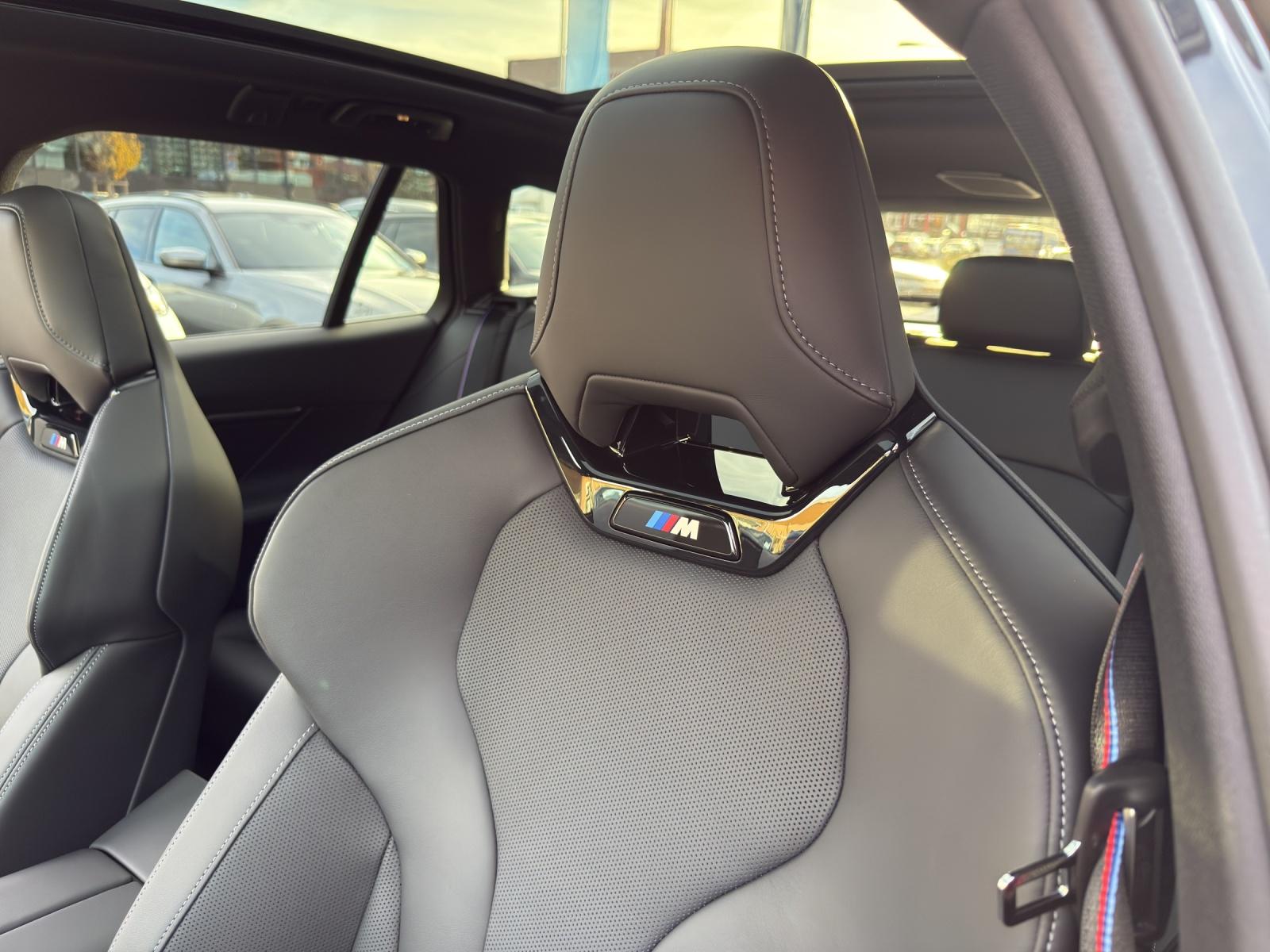 BMW 550e xDrive Touring-image-16