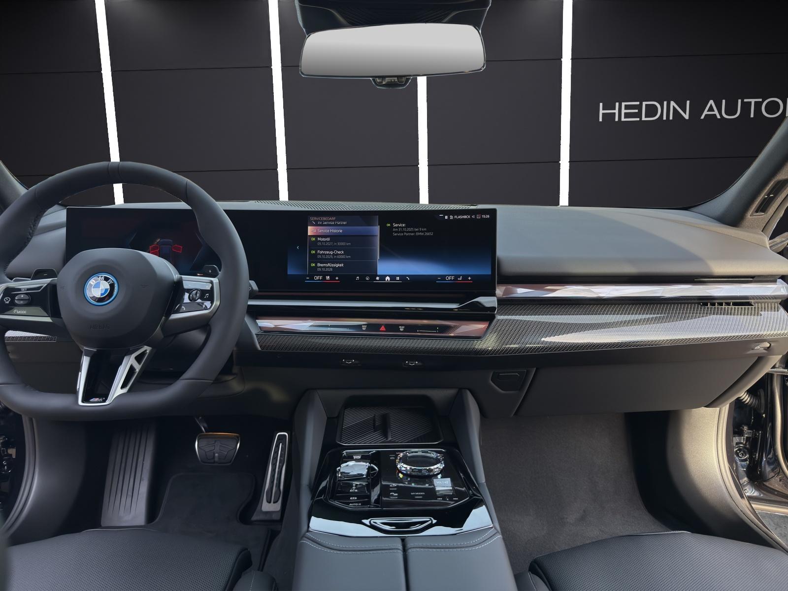 BMW 550e xDrive Touring-image-13