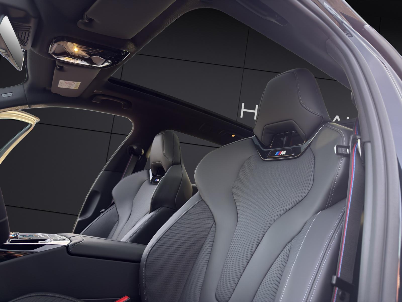 BMW 550e xDrive Touring-image-18