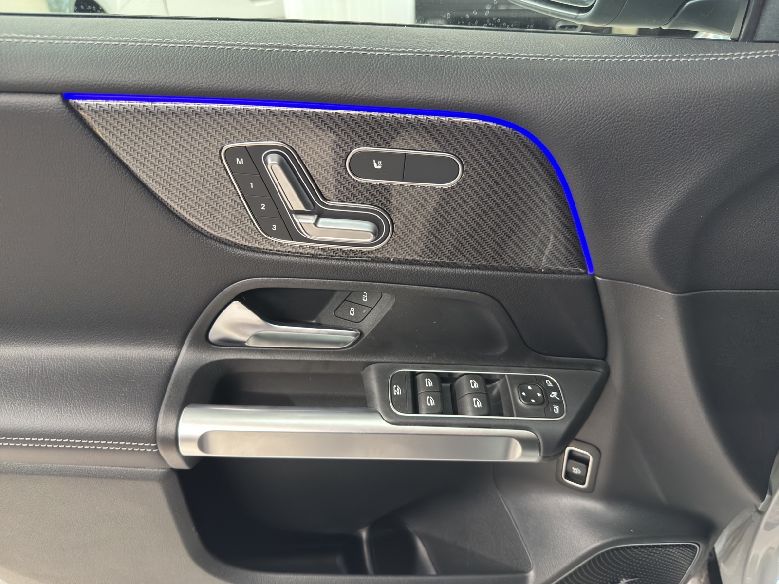 MERCEDES-BENZ AMG GLB 35 4Matic-image-14