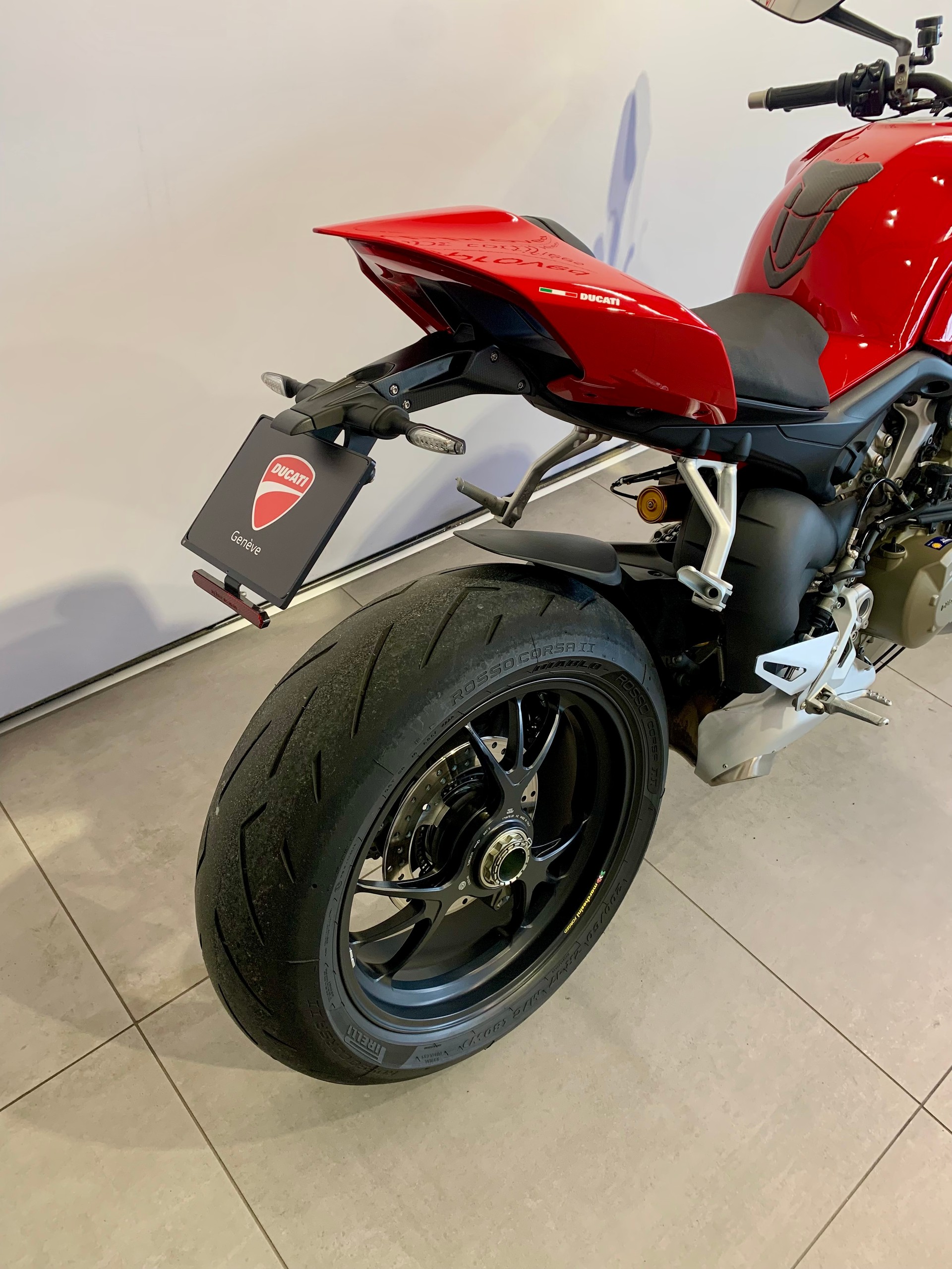 DUCATI Streetfighter V4 S-image-8