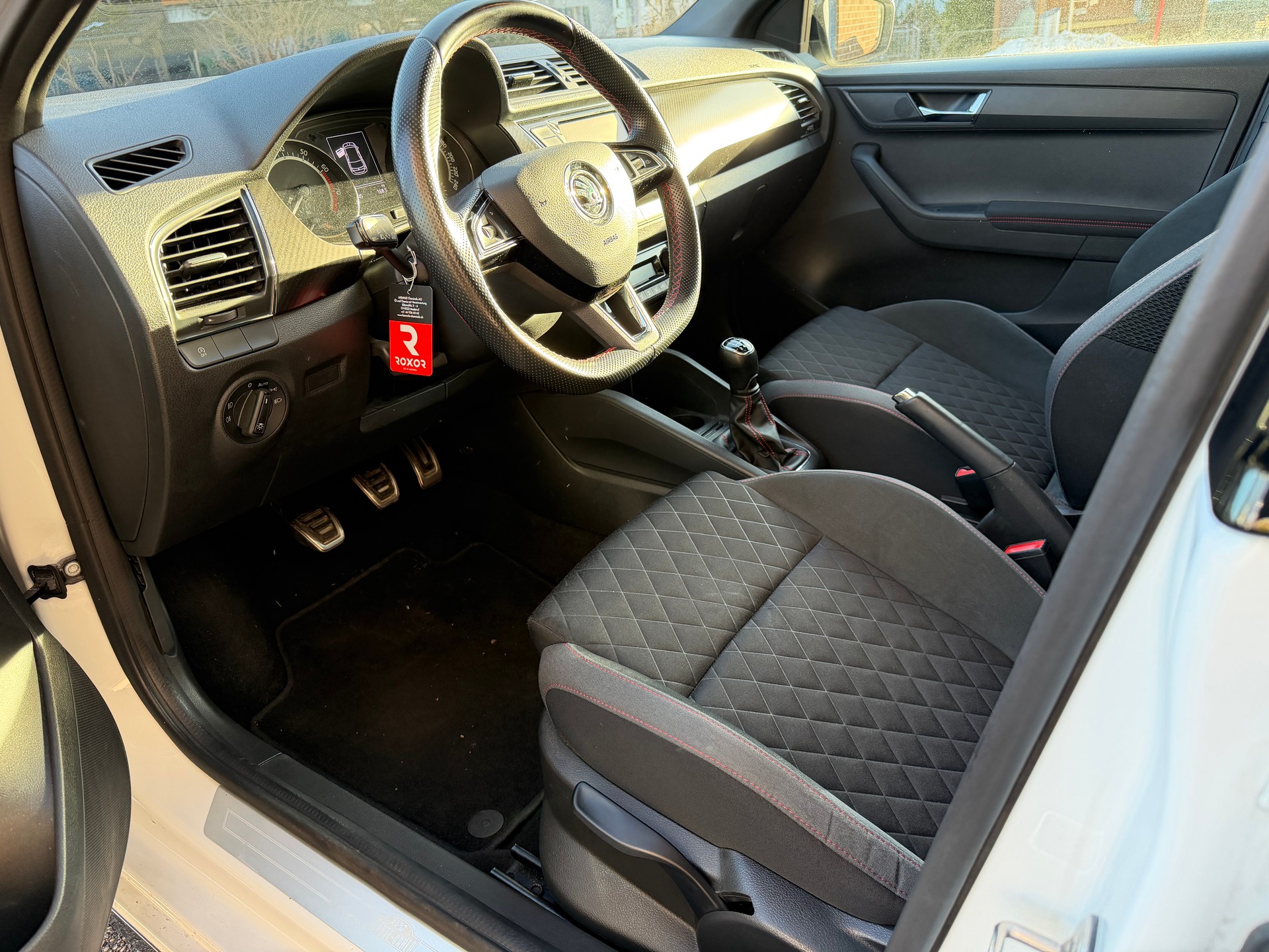 SKODA Fabia 1.0 MPI Monte Carlo-image-4