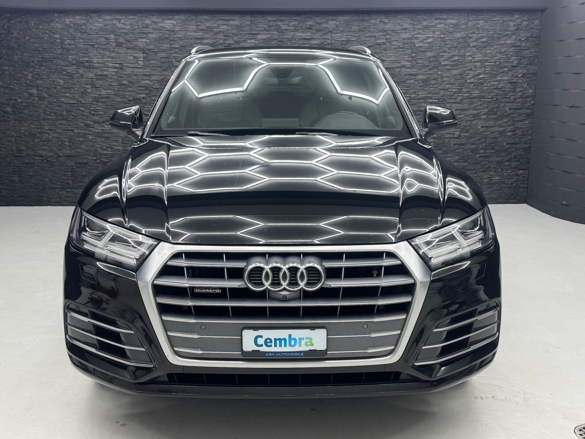 AUDI Q5 2.0 TDI S-Line Sport quattro S-tronic-image-1