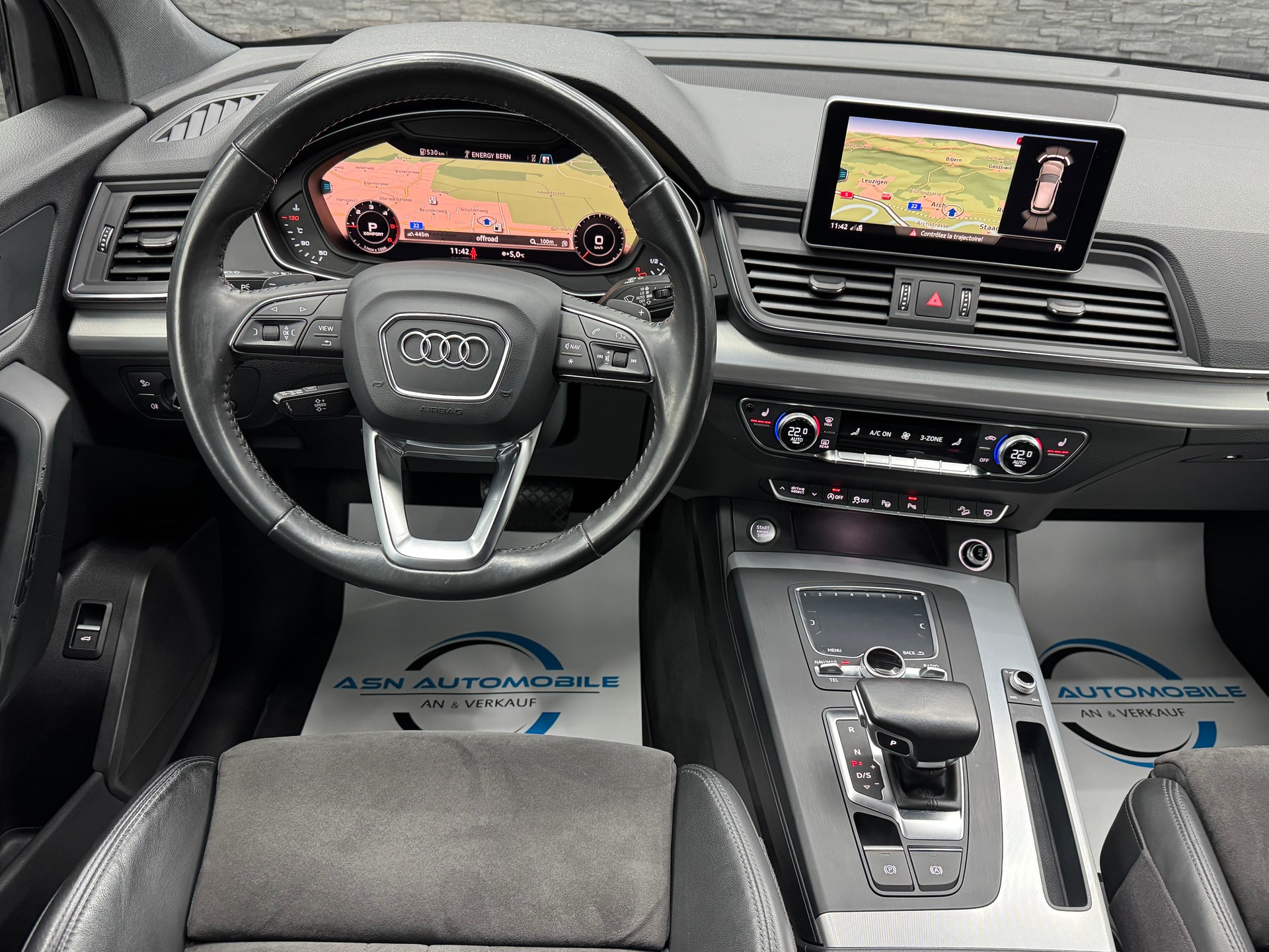 AUDI Q5 2.0 TDI S-Line Sport quattro S-tronic-image-13