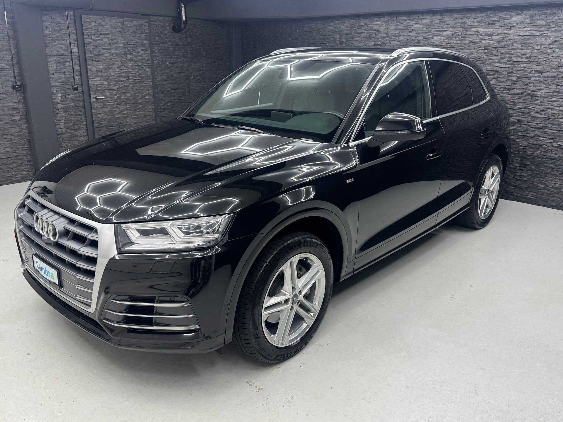 AUDI Q5 2.0 TDI S-Line Sport quattro S-tronic