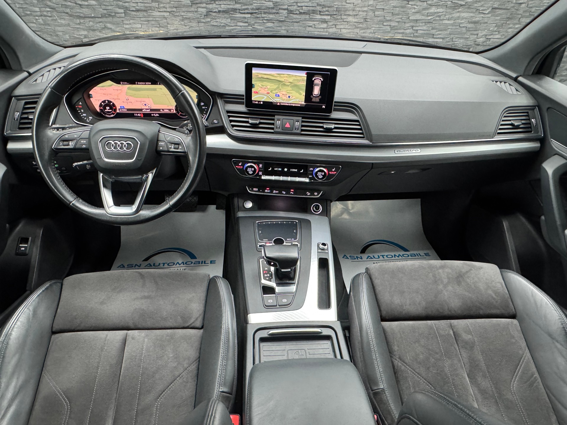 AUDI Q5 2.0 TDI S-Line Sport quattro S-tronic-image-12