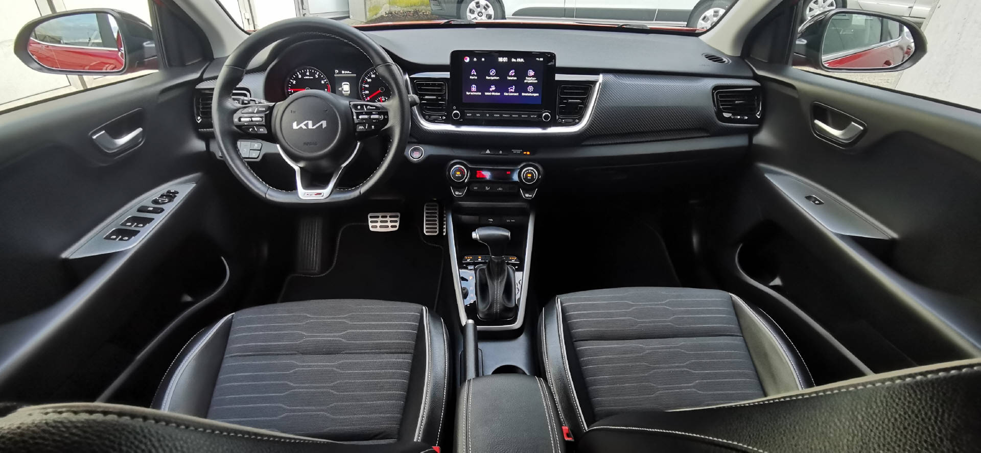 KIA Stonic 1.0 T-GDi MHEV GT-Line-image-10