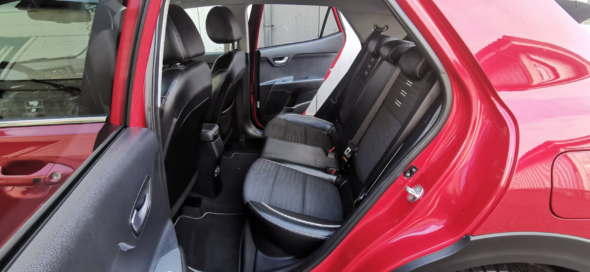 KIA Stonic 1.0 T-GDi MHEV GT-Line-image-15