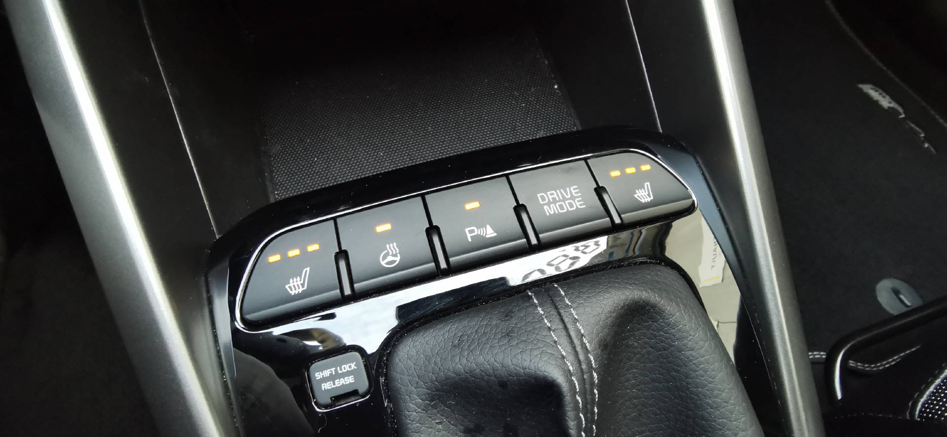 KIA Stonic 1.0 T-GDi MHEV GT-Line-image-11