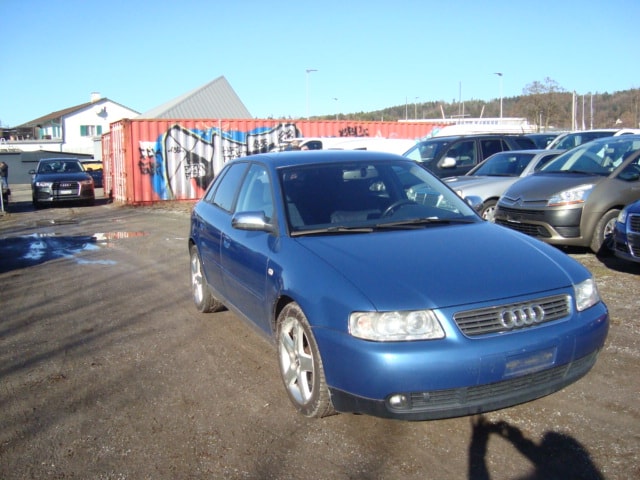 AUDI A3 1.8 T Attraction-image-1