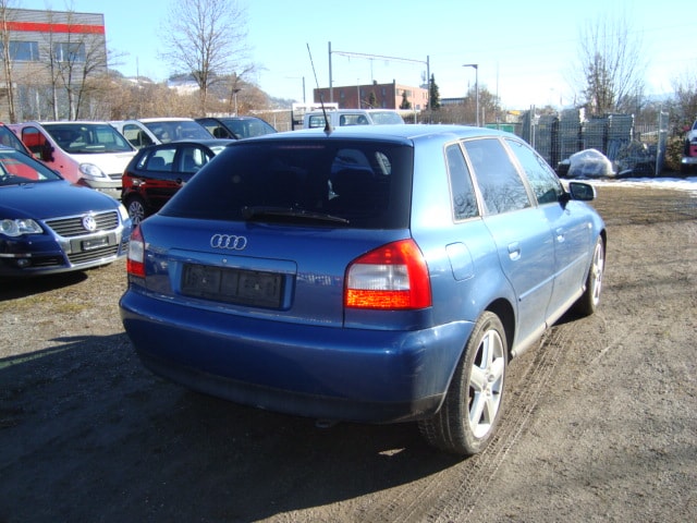 AUDI A3 1.8 T Attraction-image-3