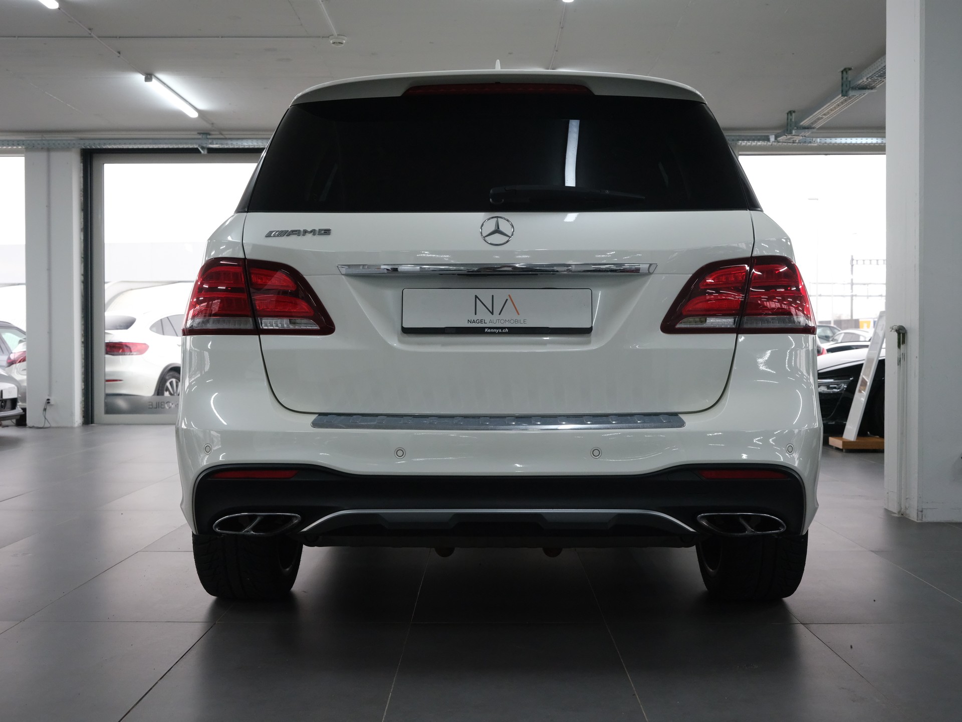 MERCEDES-BENZ GLE 43 AMG Executive 4Matic 9G-Tronic-showroom-element-3