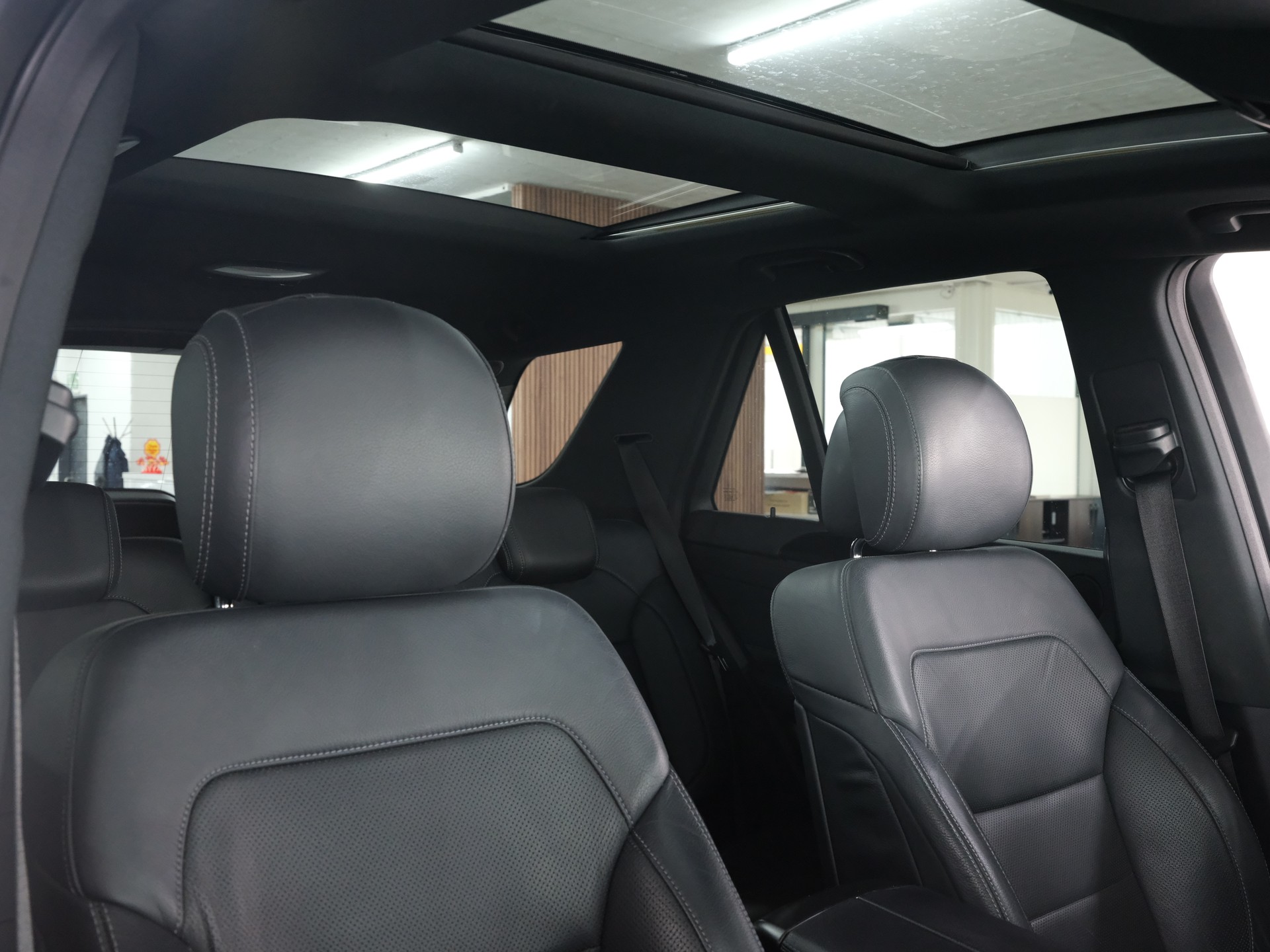 MERCEDES-BENZ GLE 43 AMG Executive 4Matic 9G-Tronic-image-25