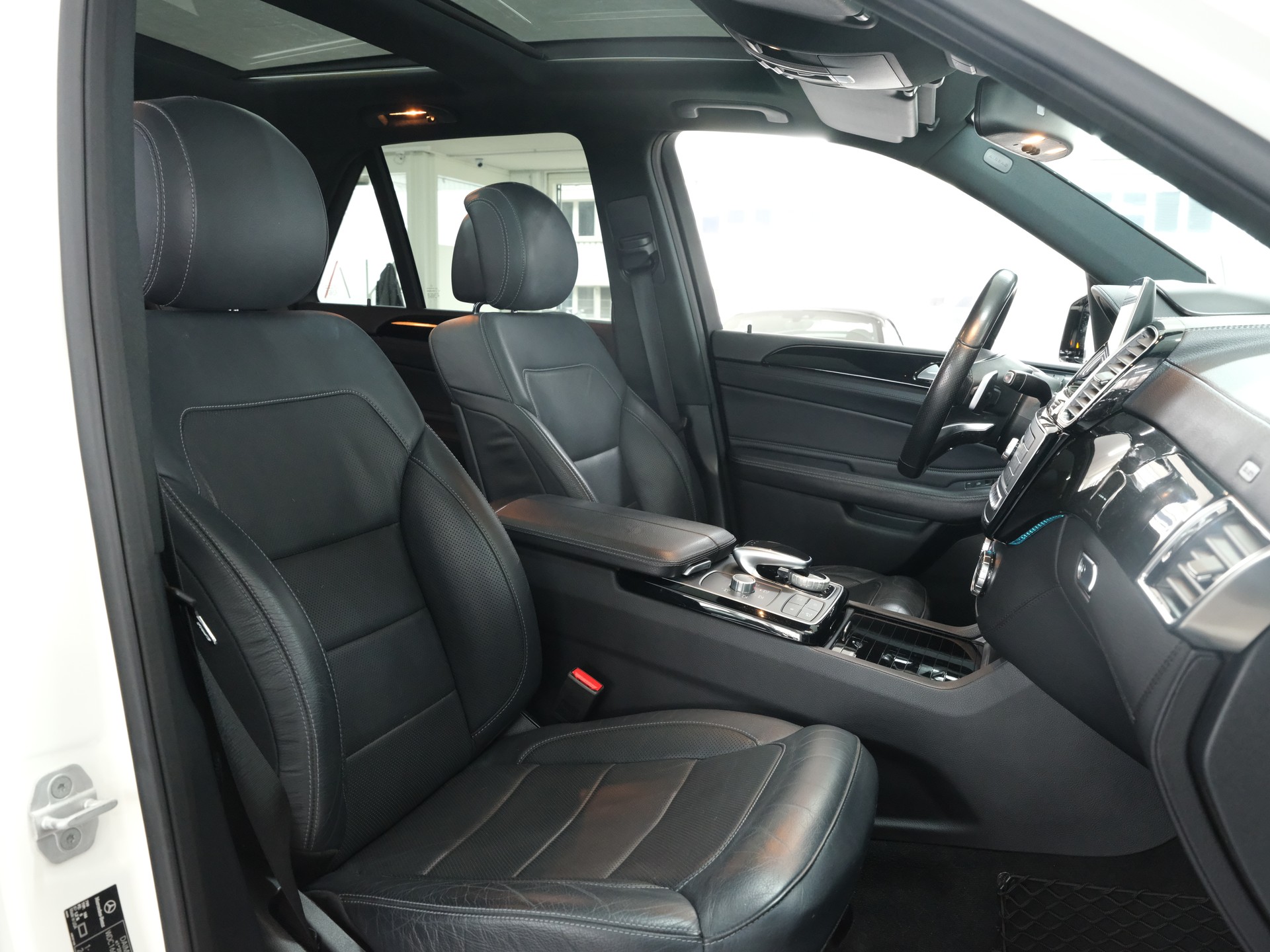 MERCEDES-BENZ GLE 43 AMG Executive 4Matic 9G-Tronic-image-23