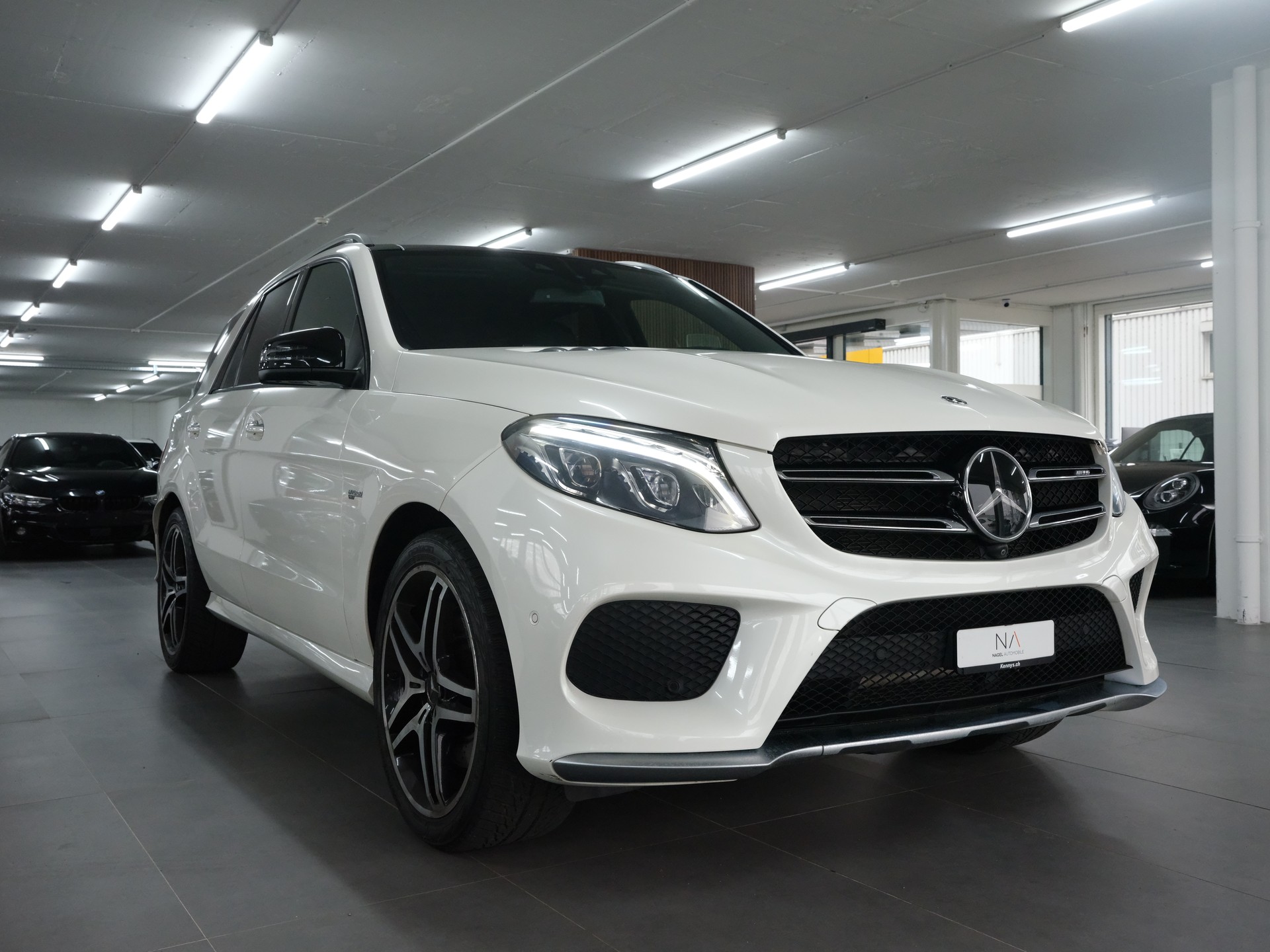 MERCEDES-BENZ GLE 43 AMG Executive 4Matic 9G-Tronic-showroom-element-1