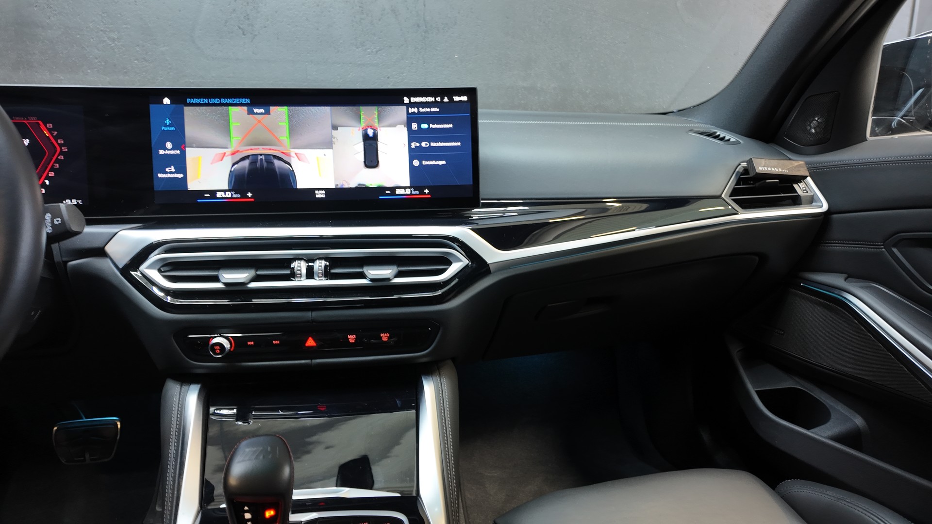 BMW M3 Touring xDrive Competition M-image-15