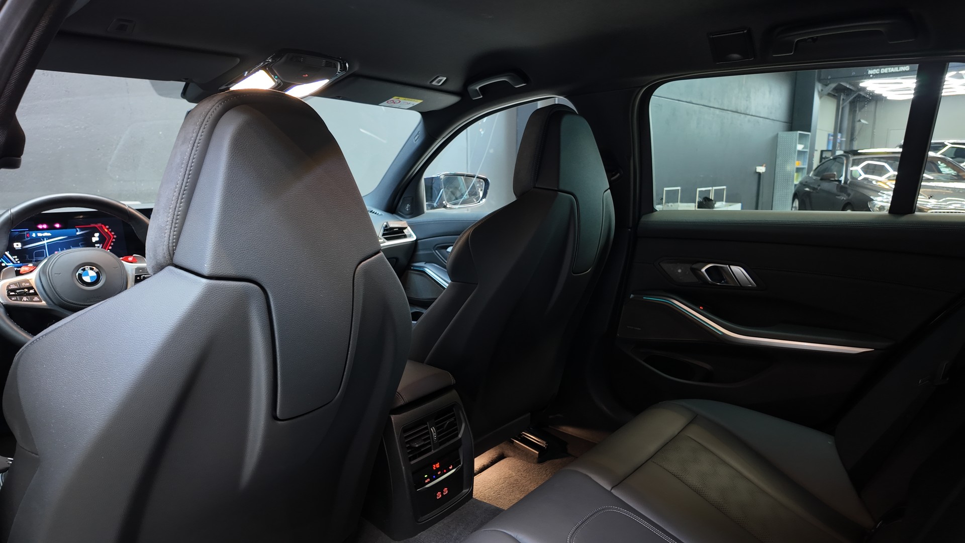 BMW M3 Touring xDrive Competition M-image-10