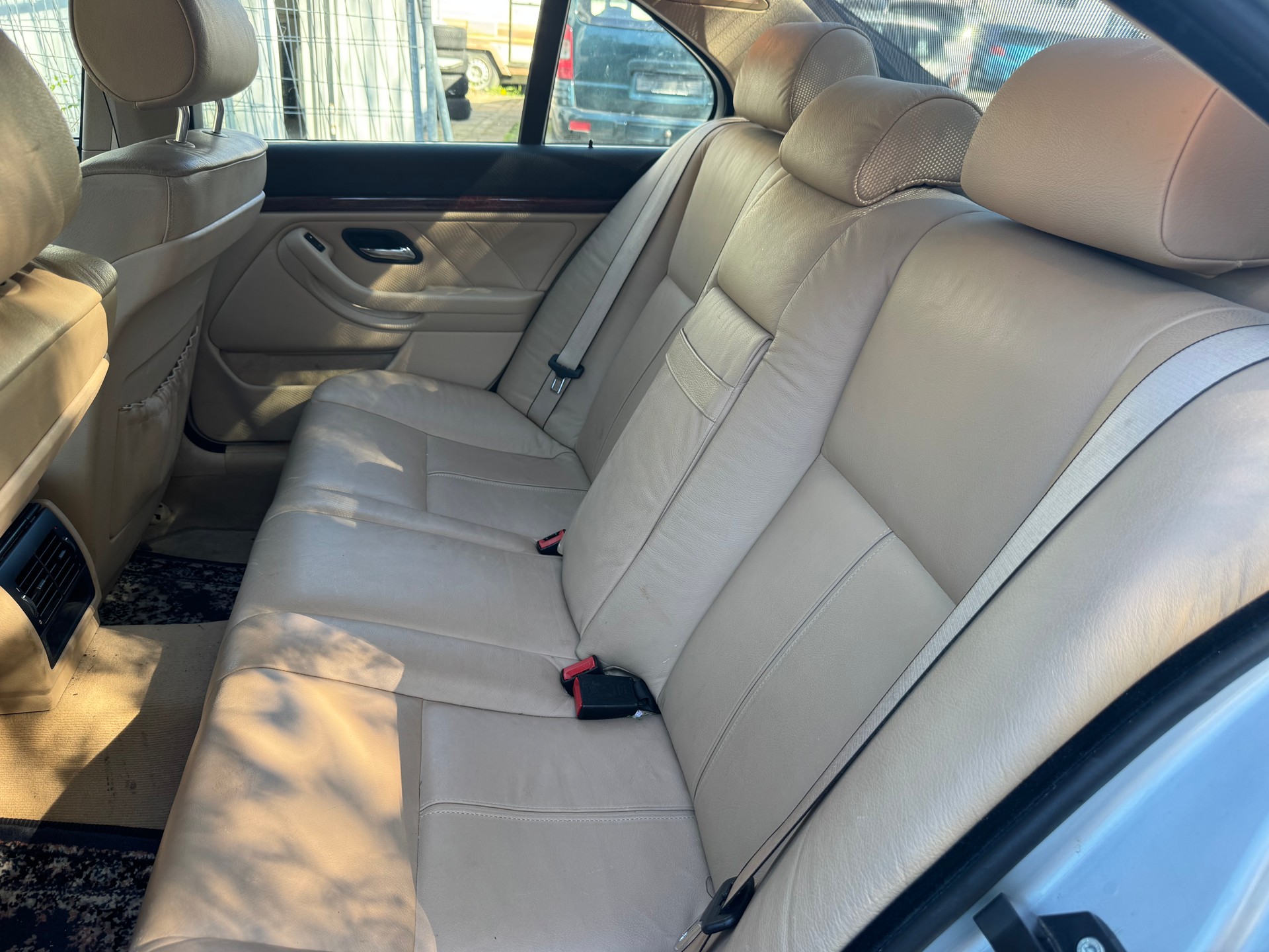 BMW 530i-image-4