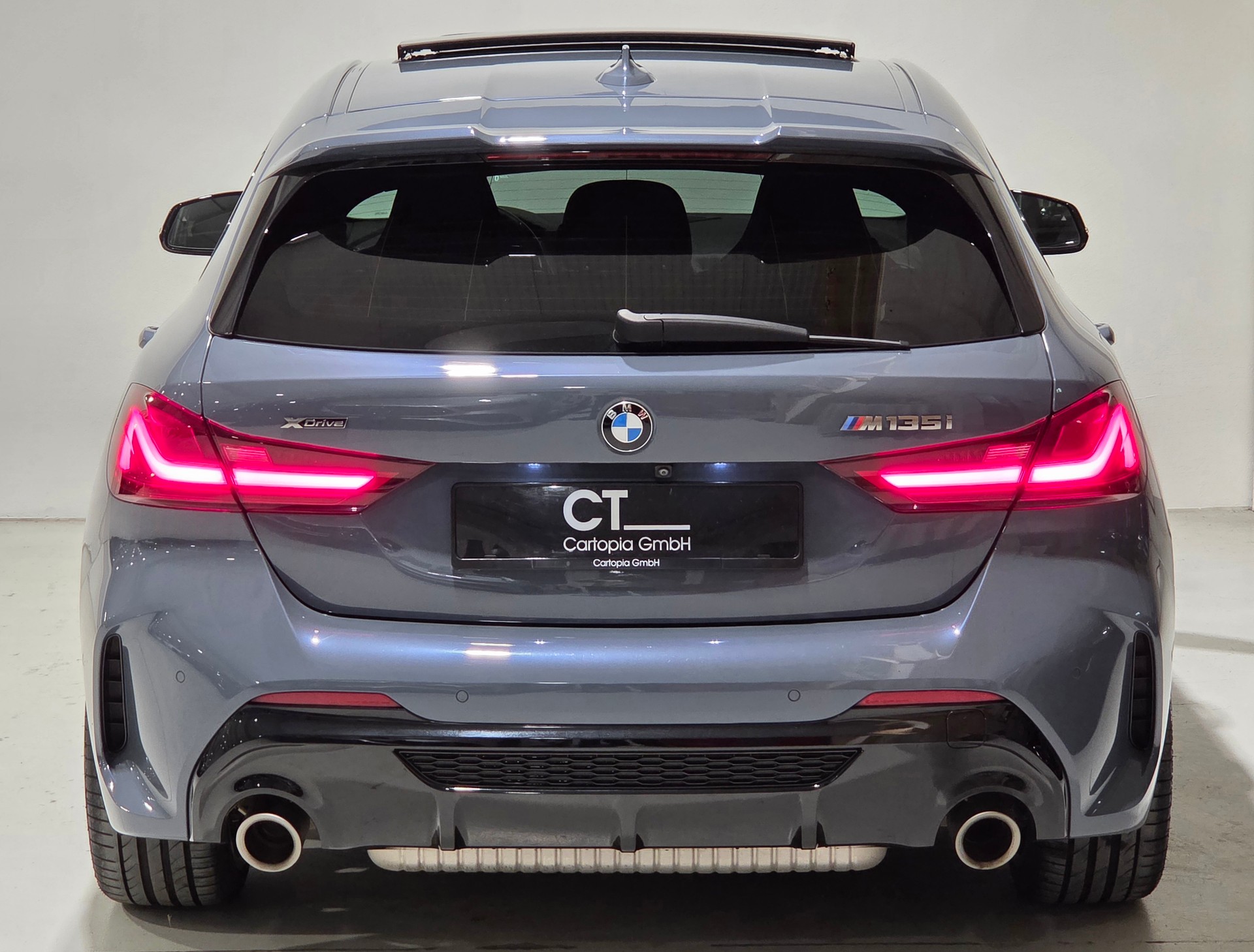 BMW M135i xDrive Steptronic-image-4