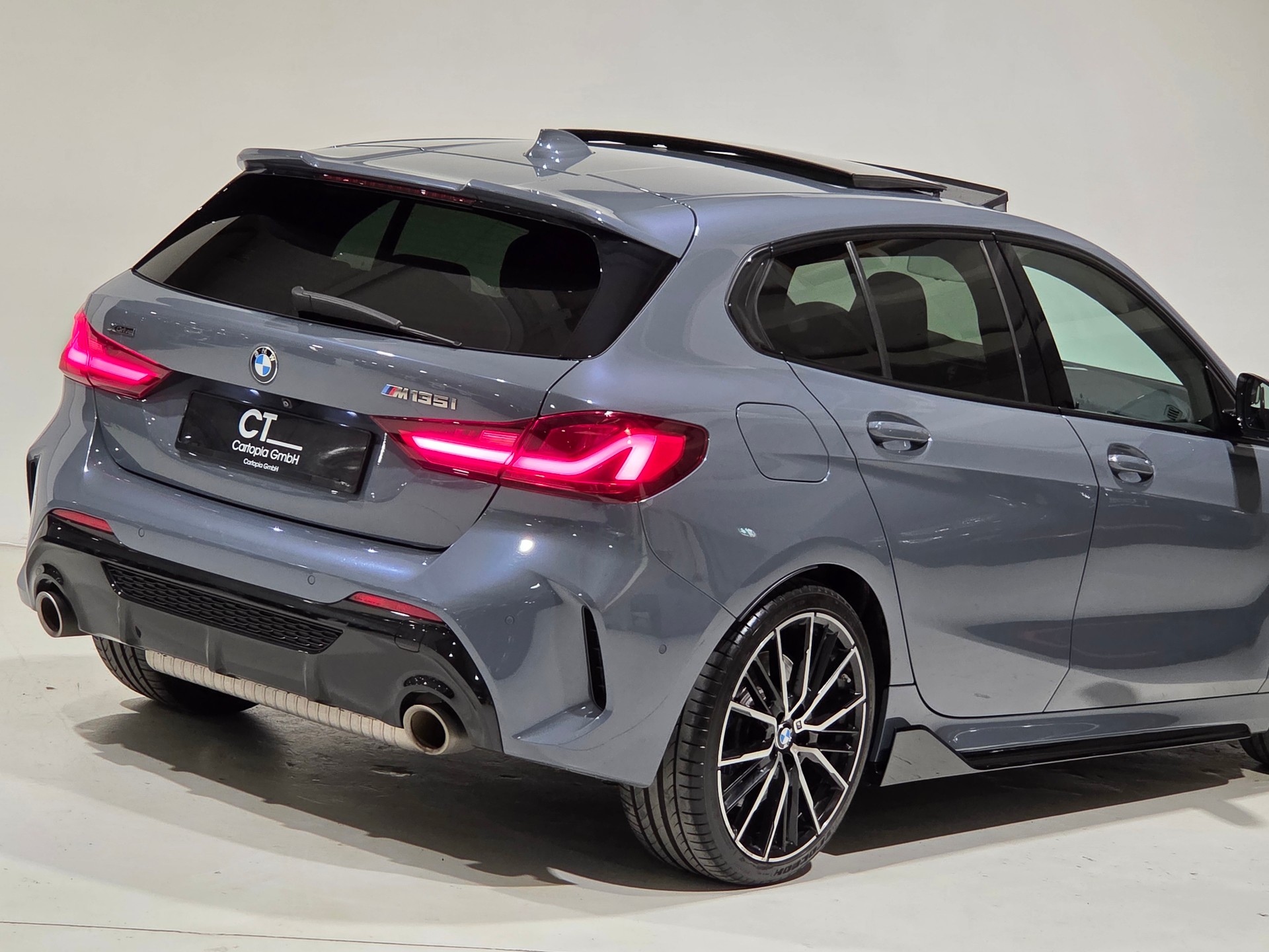 BMW M135i xDrive Steptronic-image-26