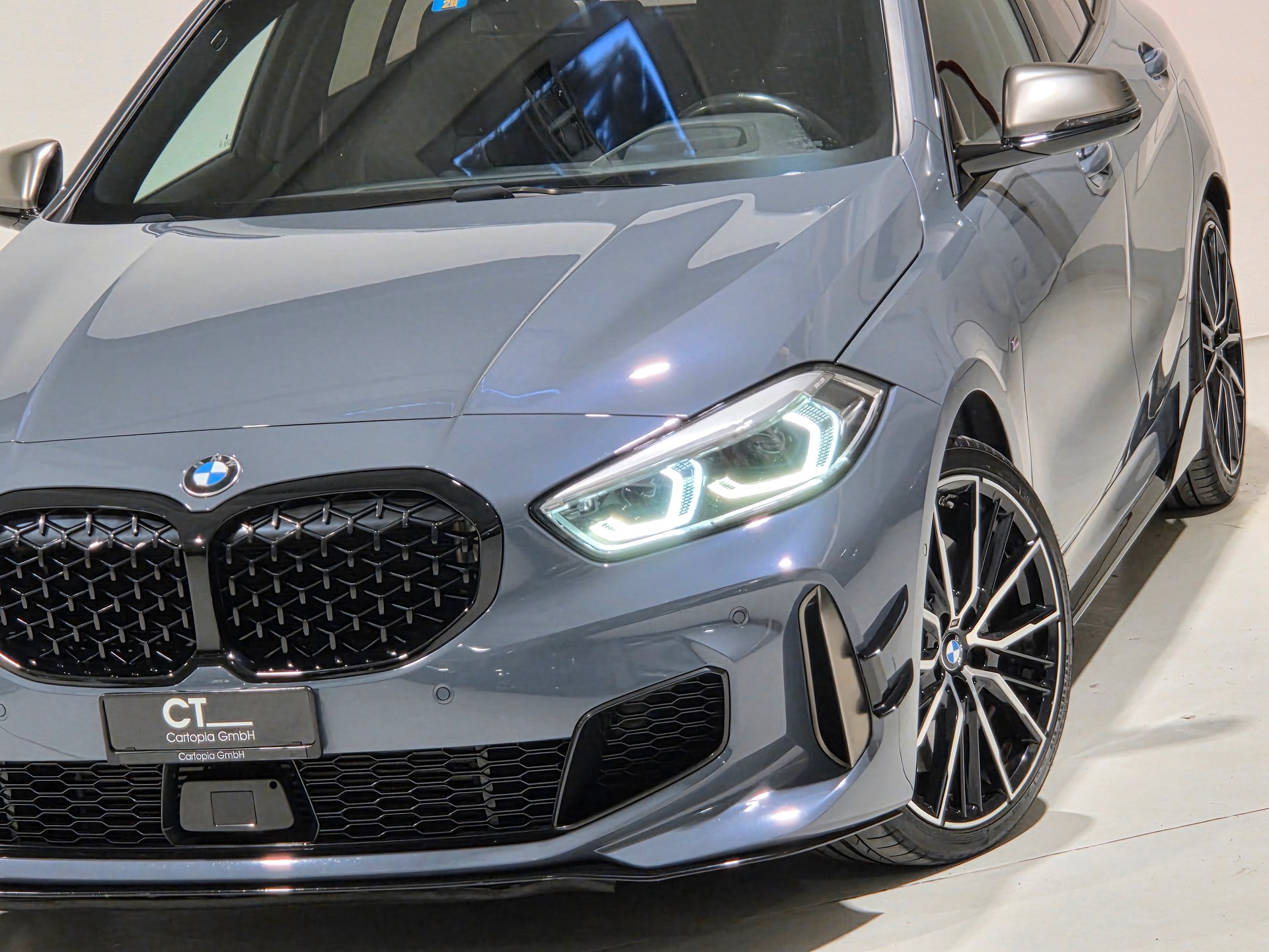 BMW M135i xDrive Steptronic-image-20