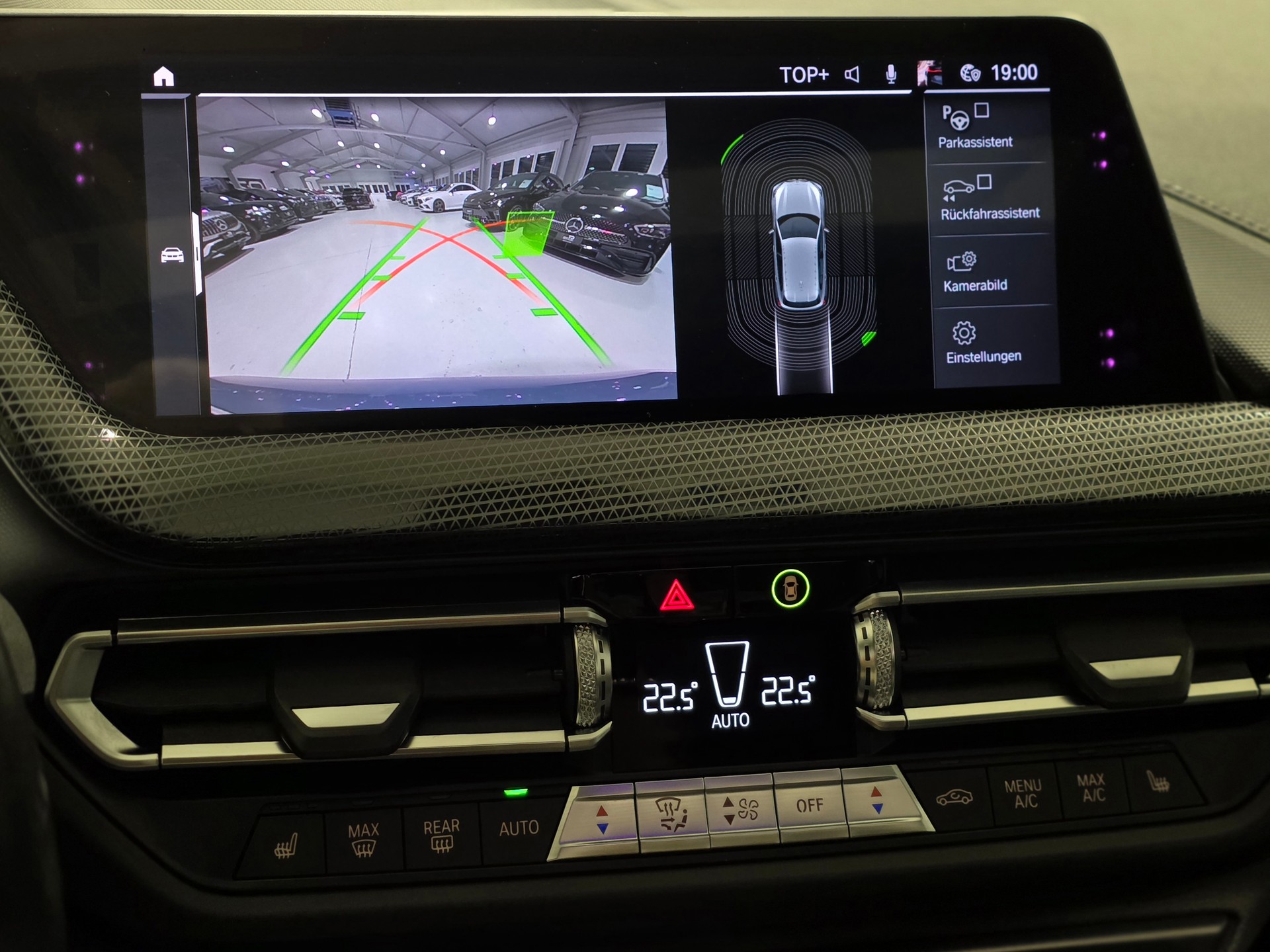 BMW M135i xDrive Steptronic-image-10