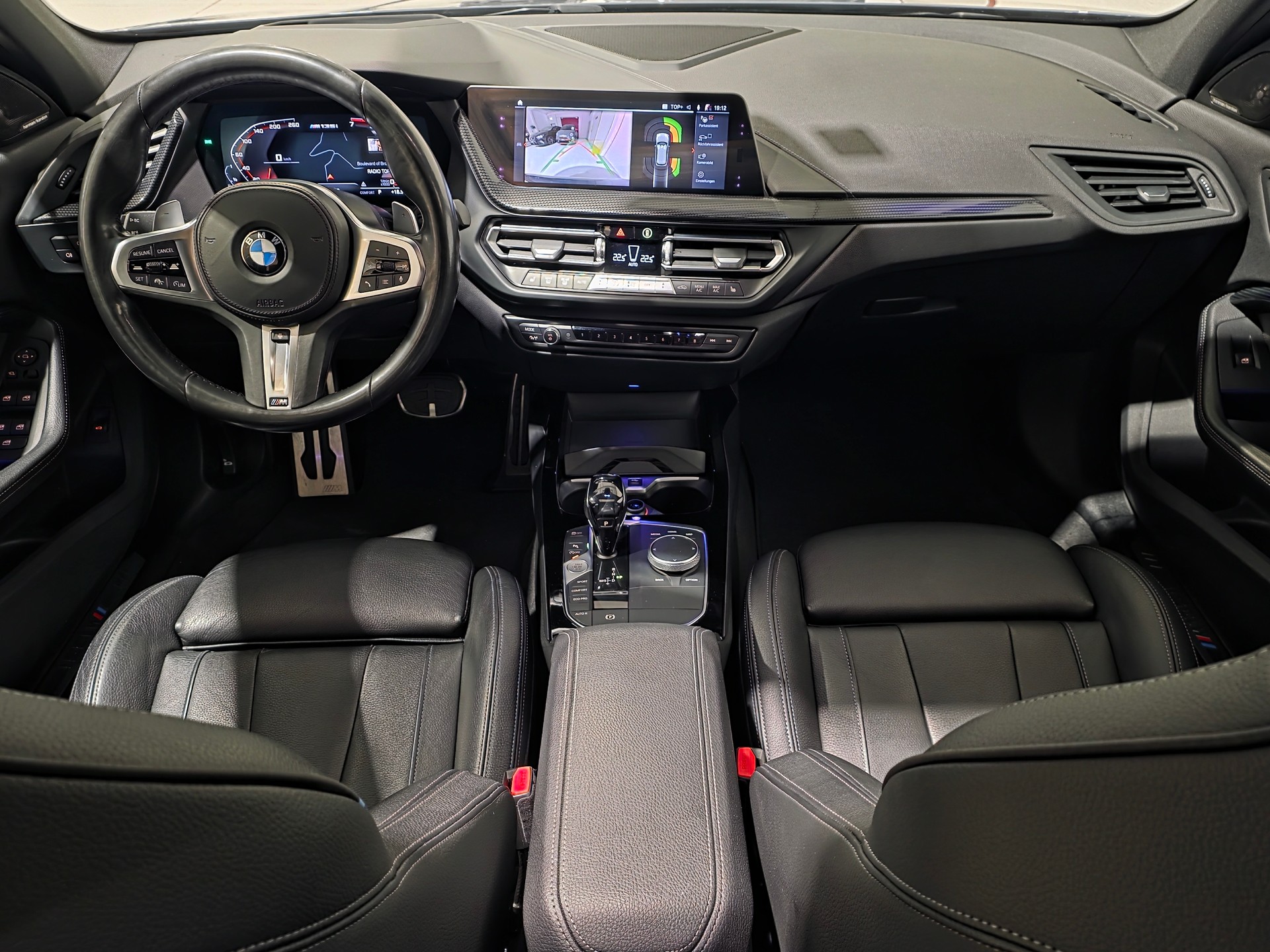 BMW M135i xDrive Steptronic-image-5