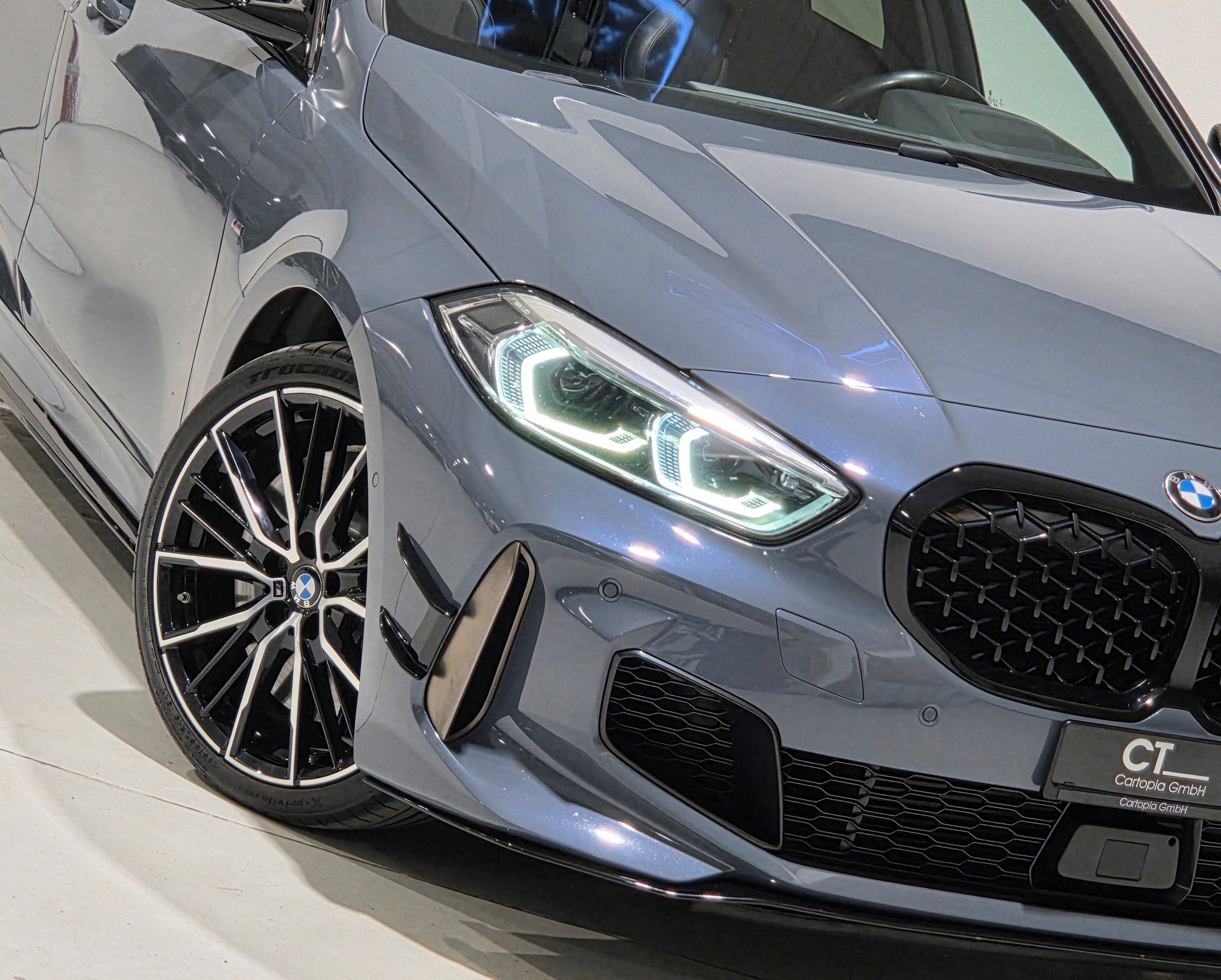 BMW M135i xDrive Steptronic-image-22
