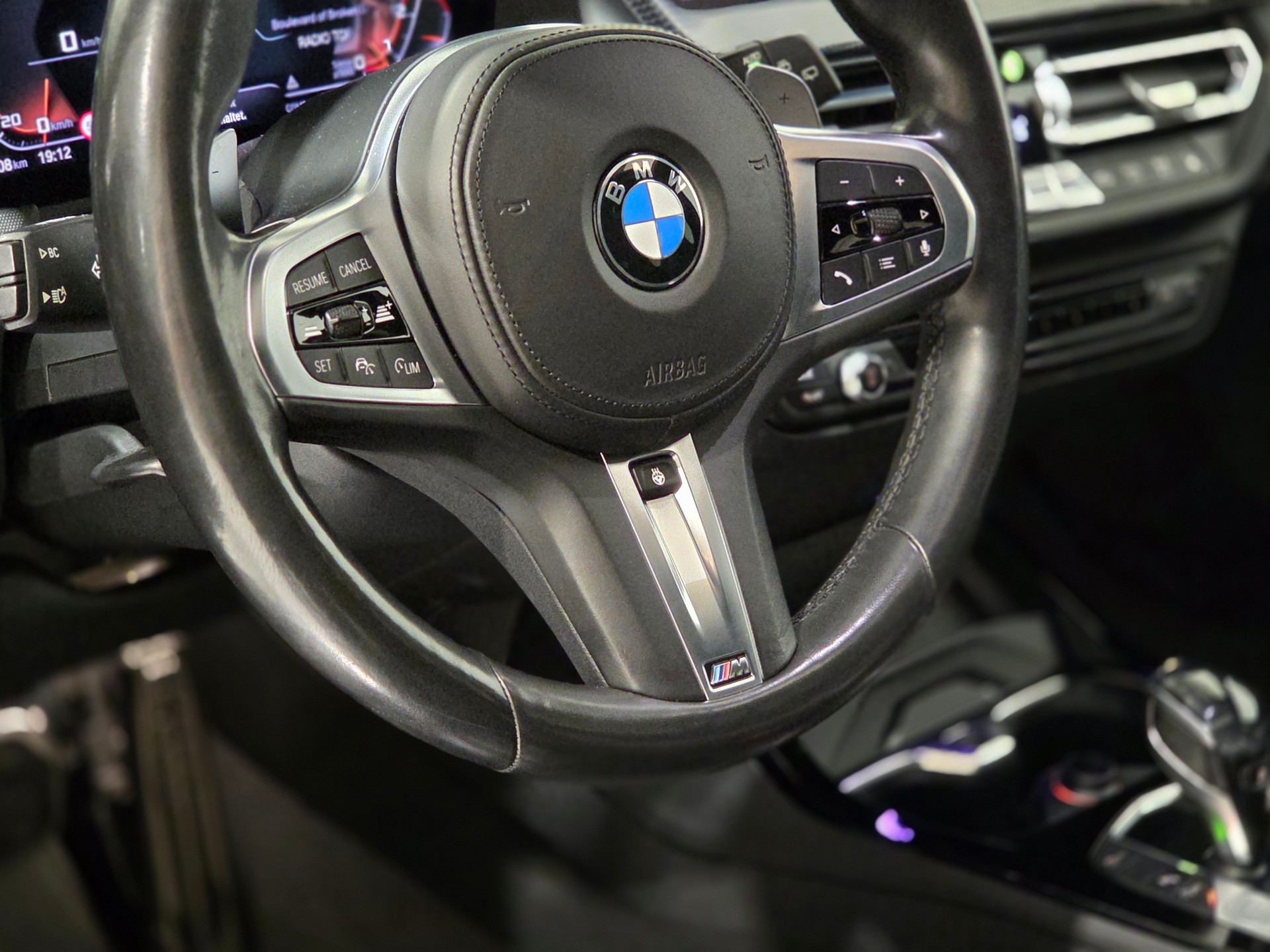 BMW M135i xDrive Steptronic-image-8