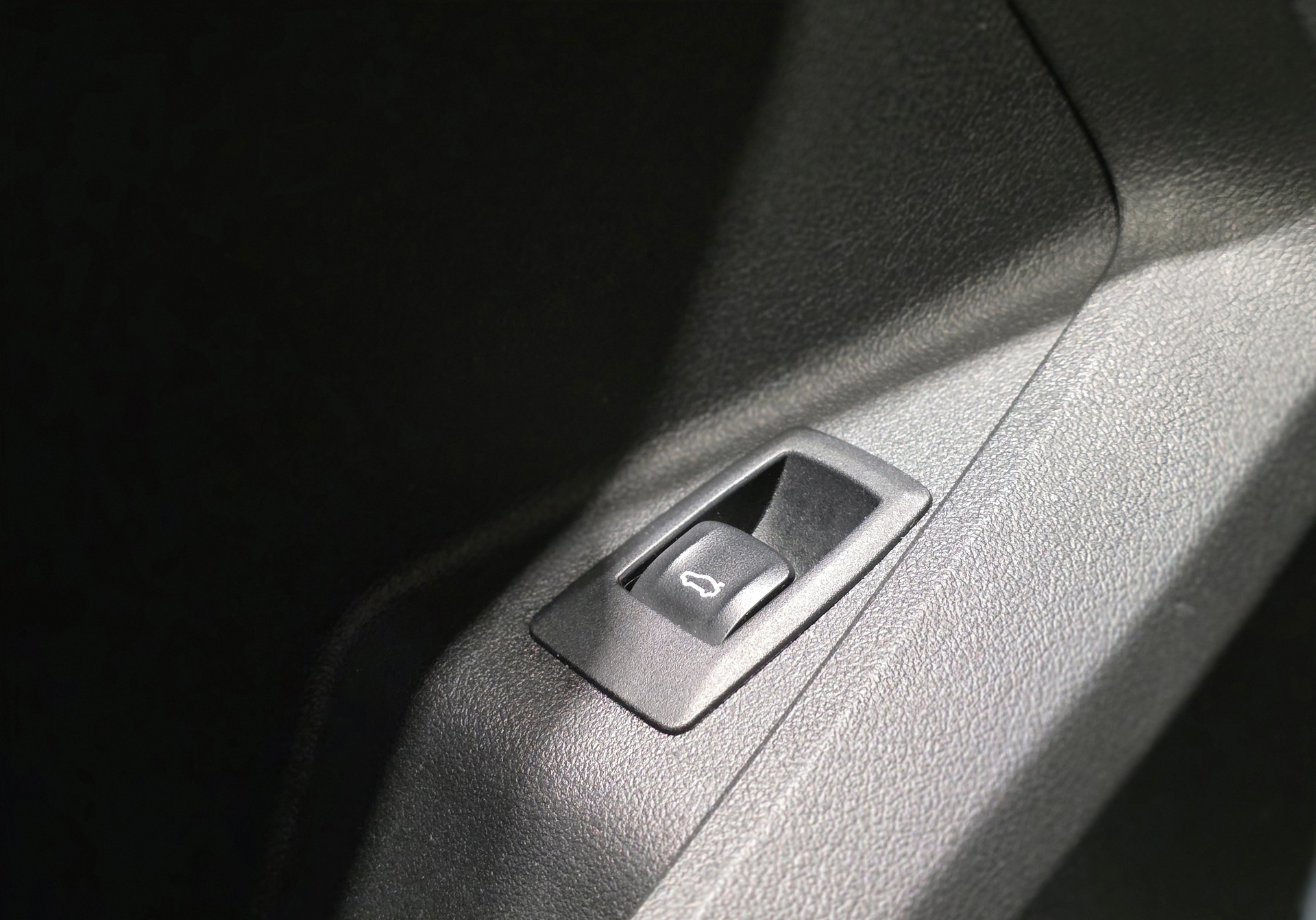 BMW M135i xDrive Steptronic-image-13