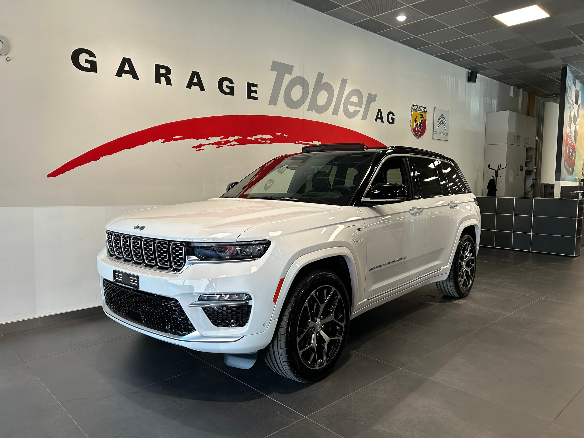 JEEP Grand Cherokee 2.0 Plug-in-Hybrid Summit Reserve 4xe-showroom-element-1