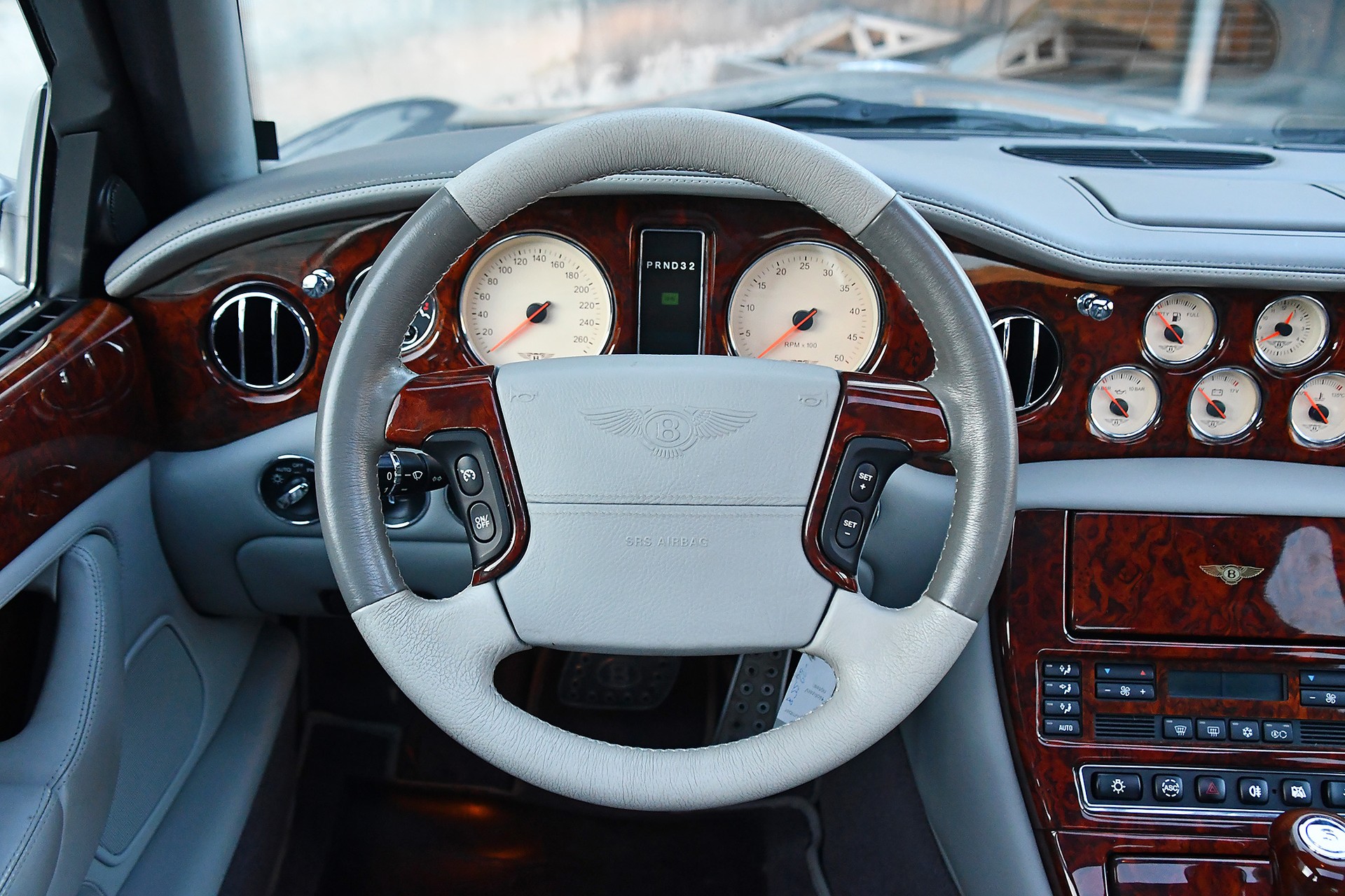 BENTLEY Red Label-image-8