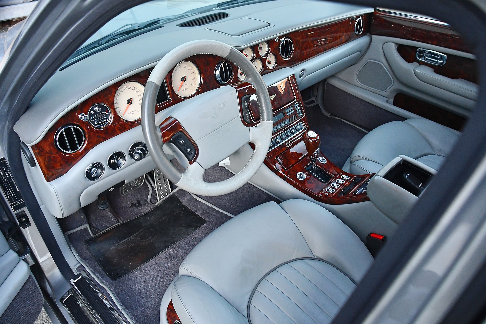 BENTLEY Red Label-image-7
