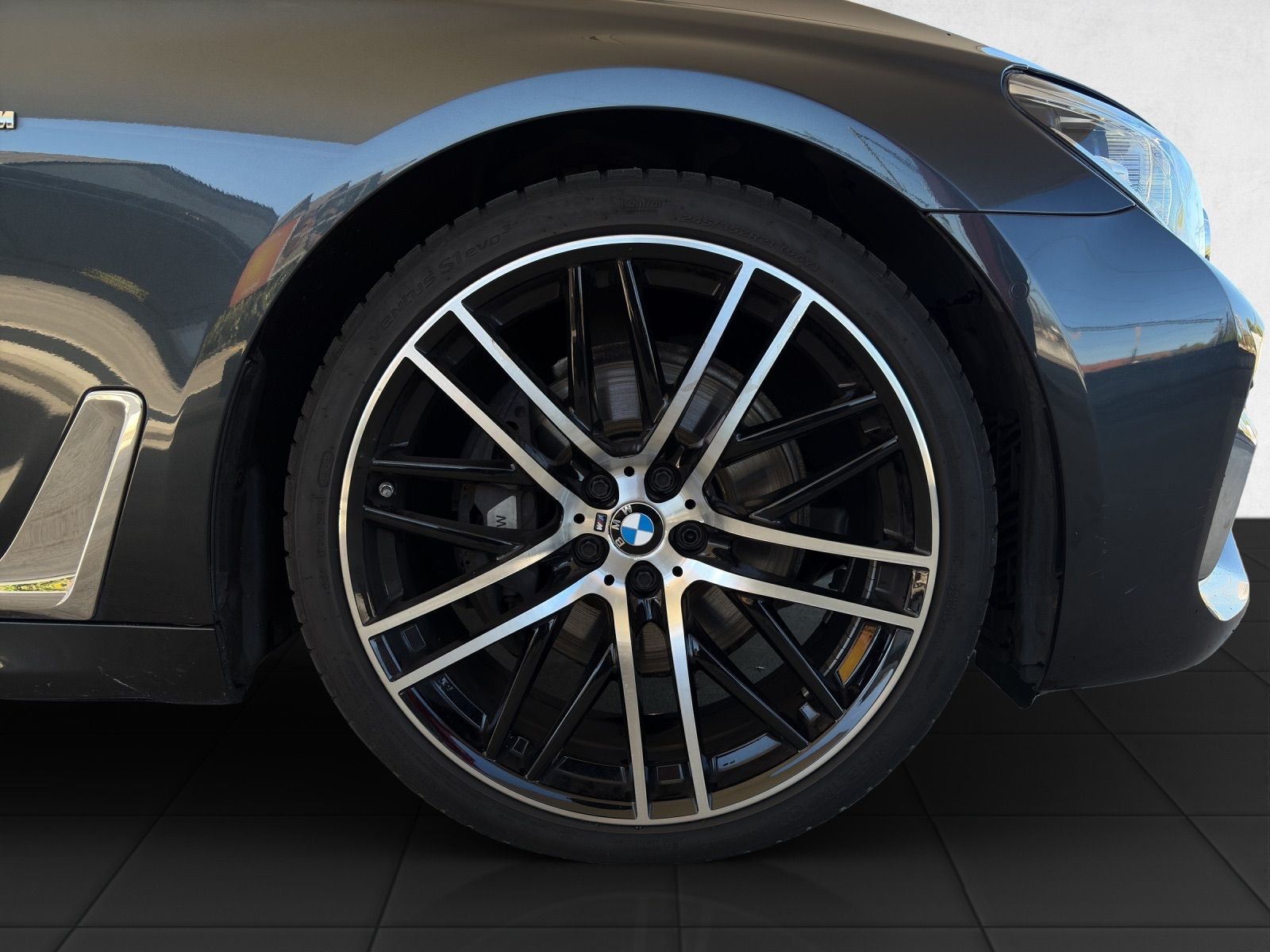 BMW 740 d xDrive Steptronic-image-25