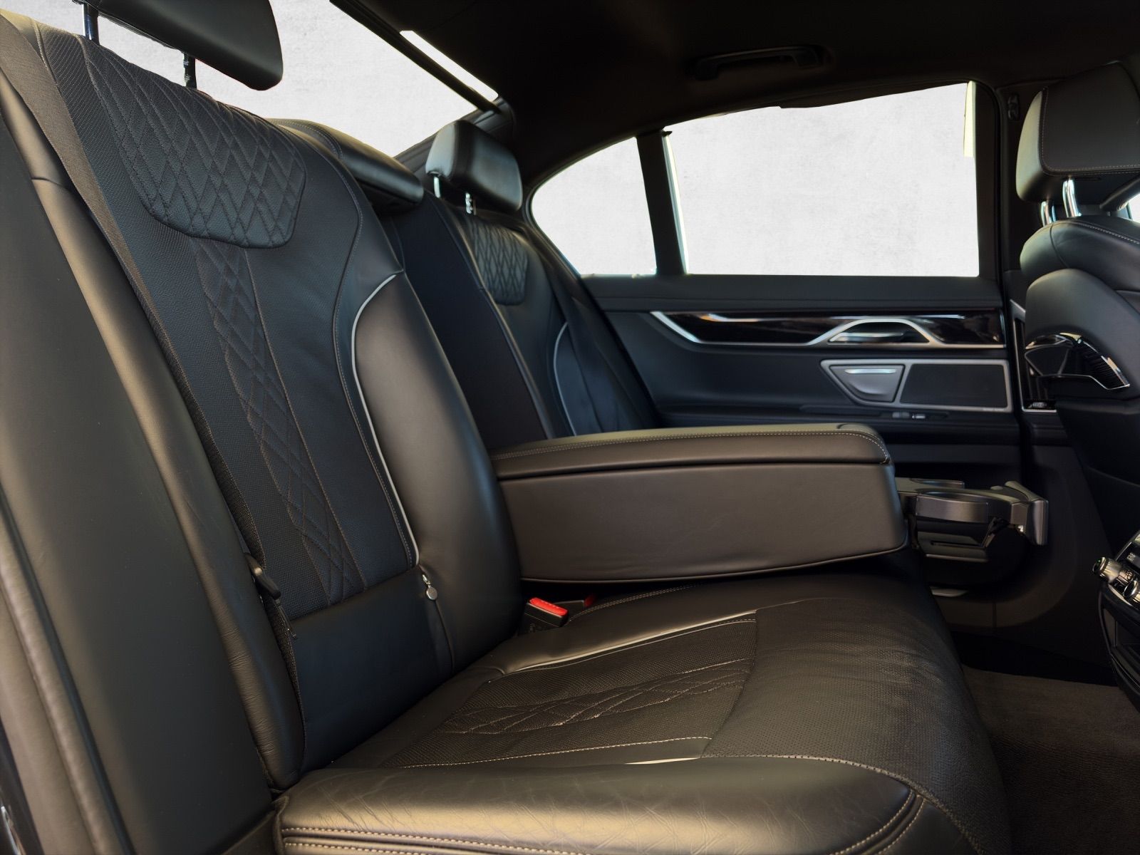 BMW 740 d xDrive Steptronic-image-17