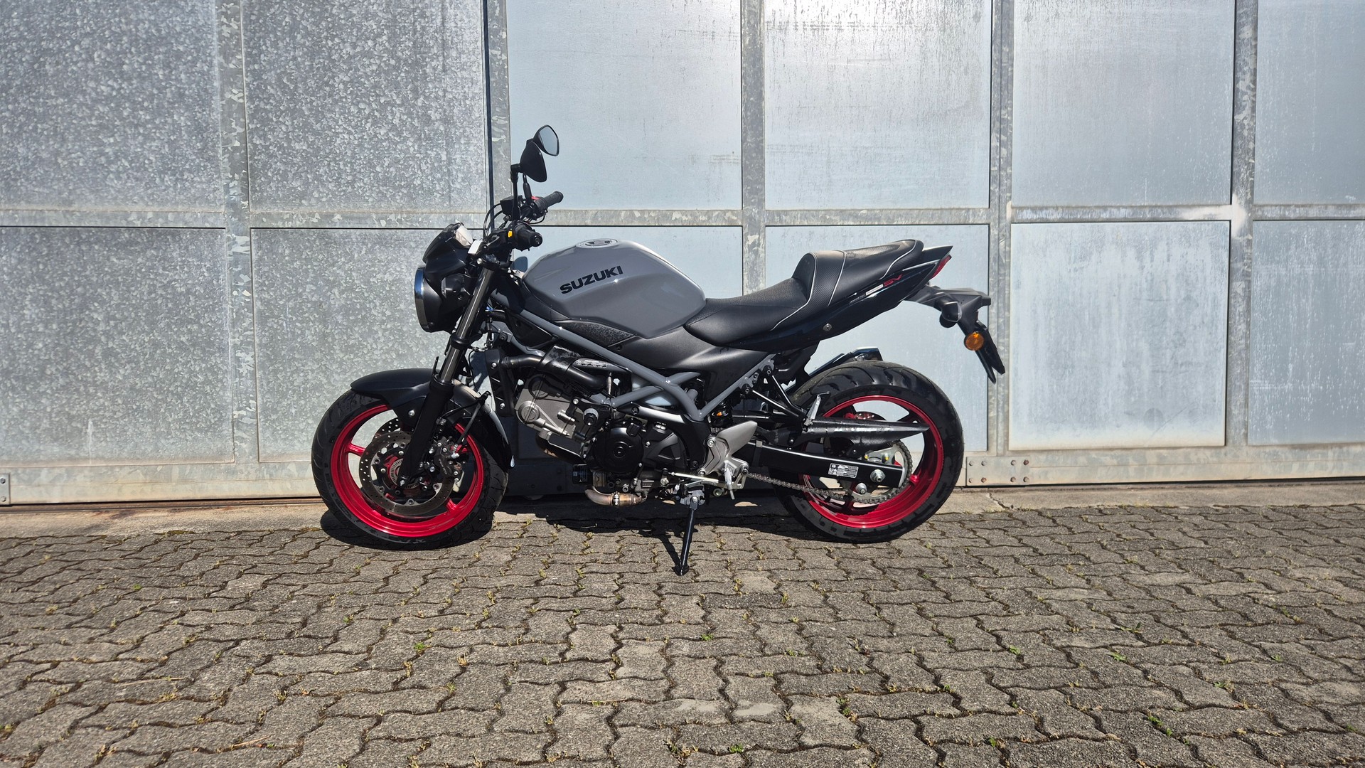 SUZUKI SV 650-image-1