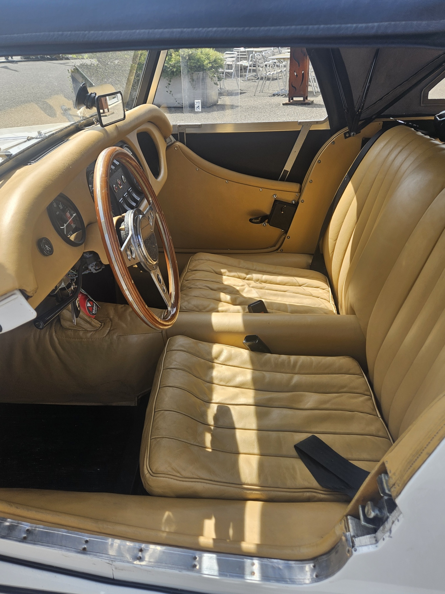 MORGAN 2-Seater-image-16