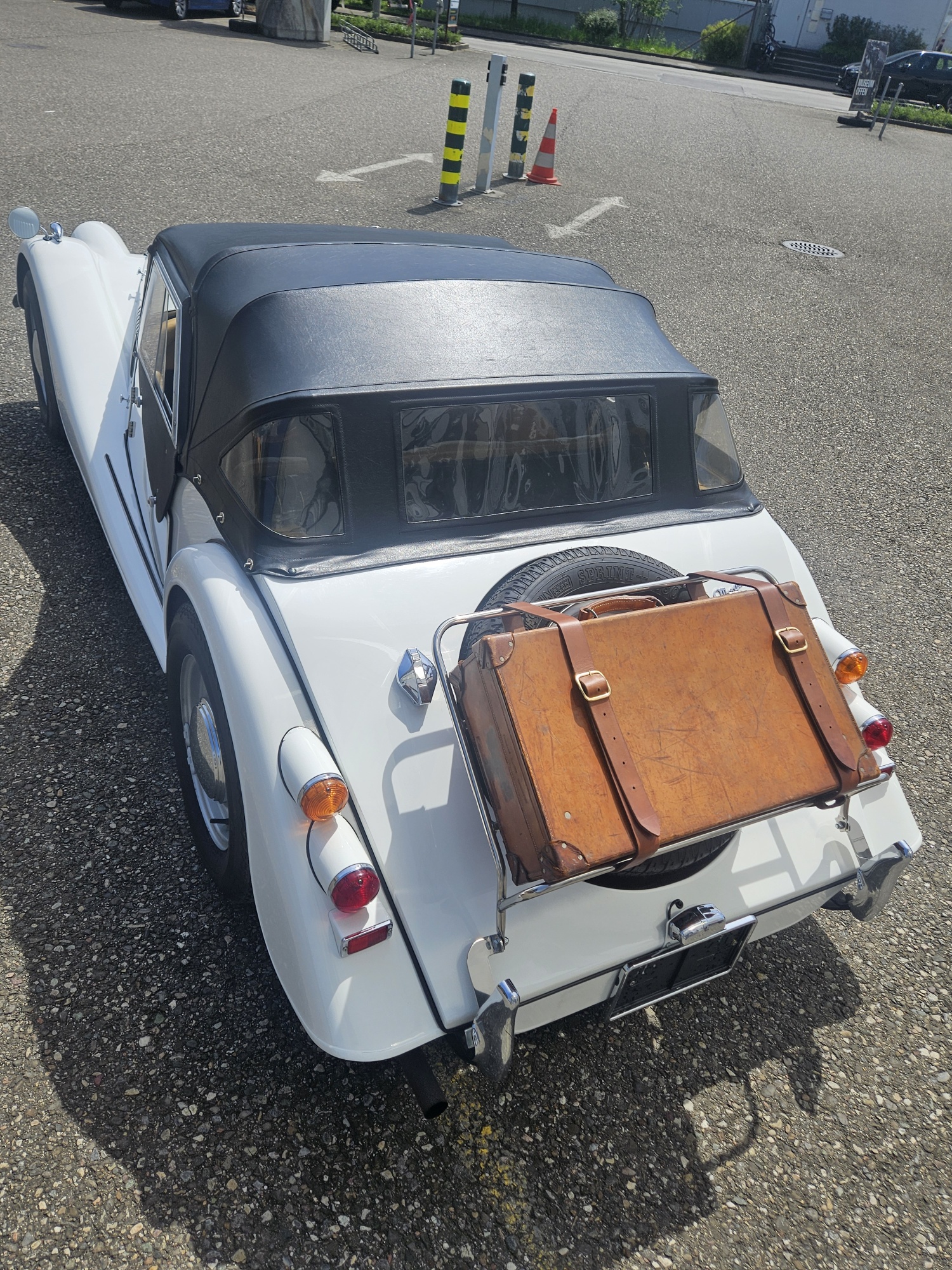 MORGAN 2-Seater-image-11